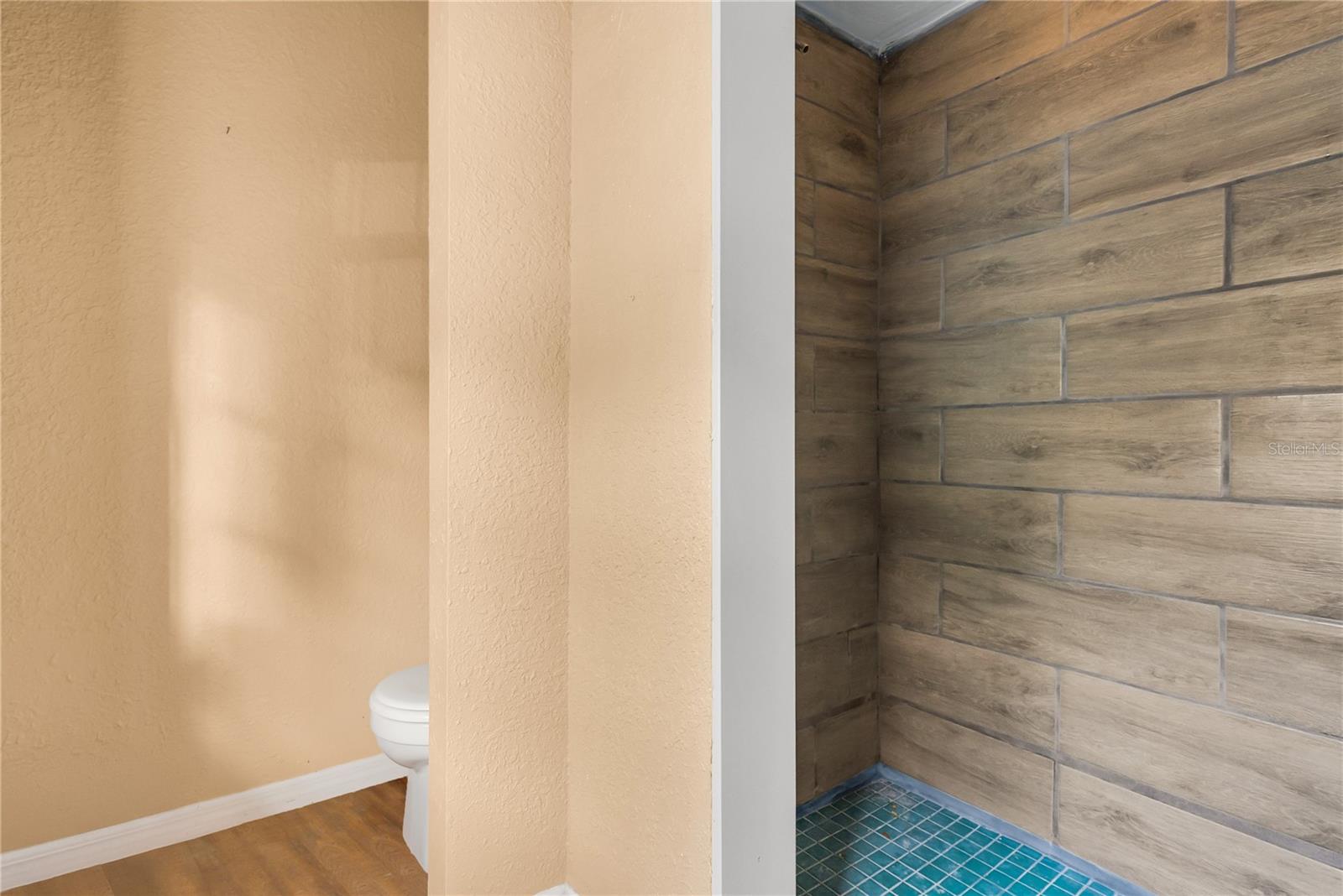 Image 20 of 42 For 2214 Depauw Avenue