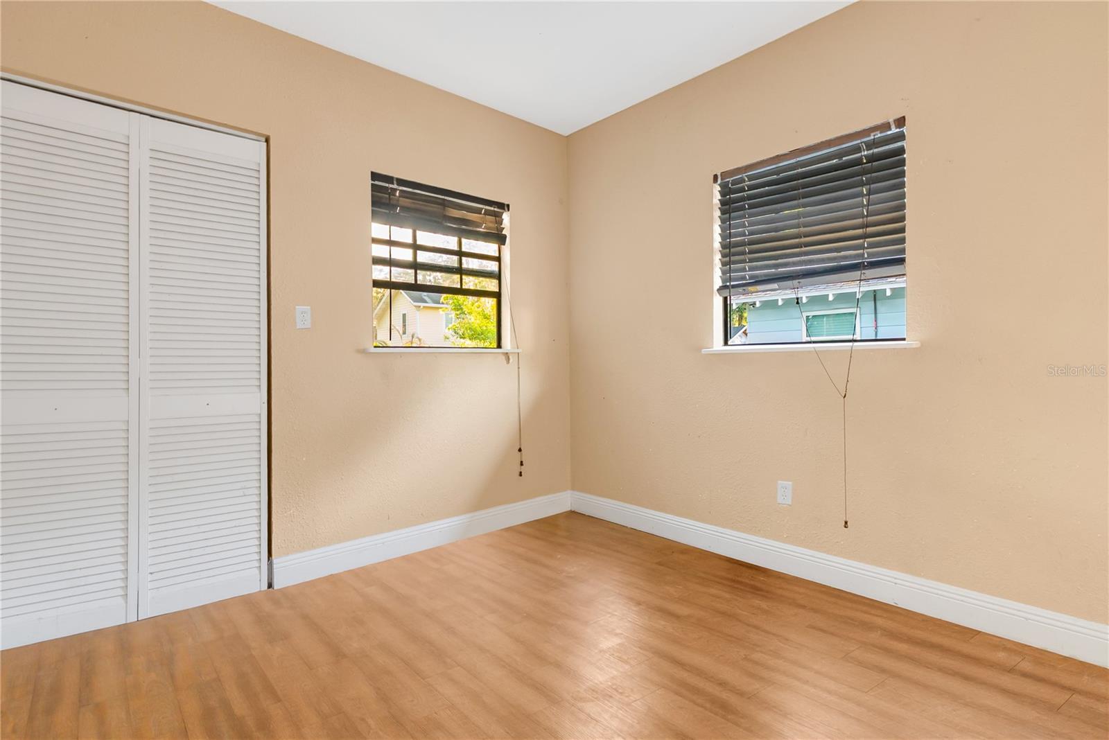 Image 21 of 42 For 2214 Depauw Avenue