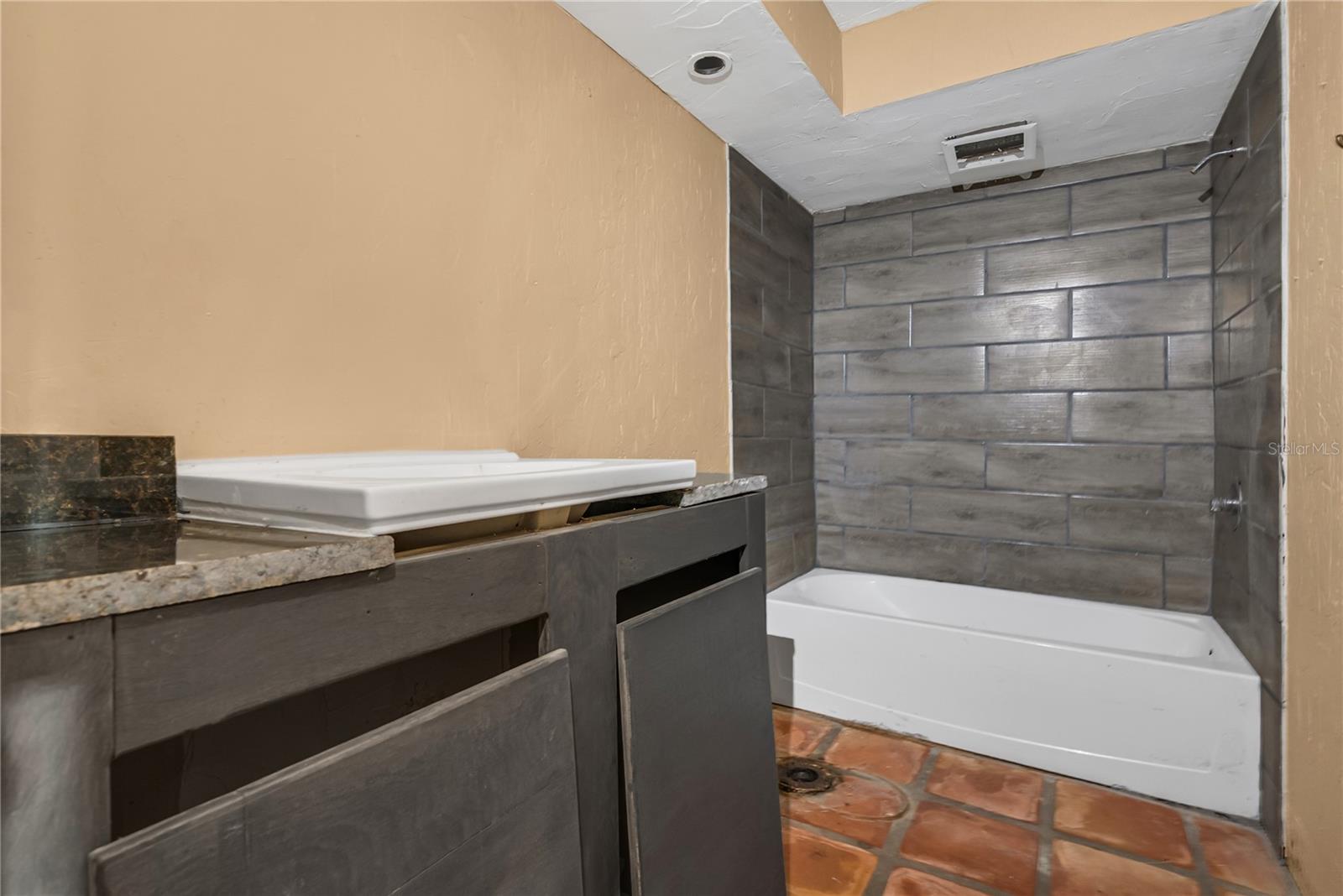 Image 22 of 42 For 2214 Depauw Avenue