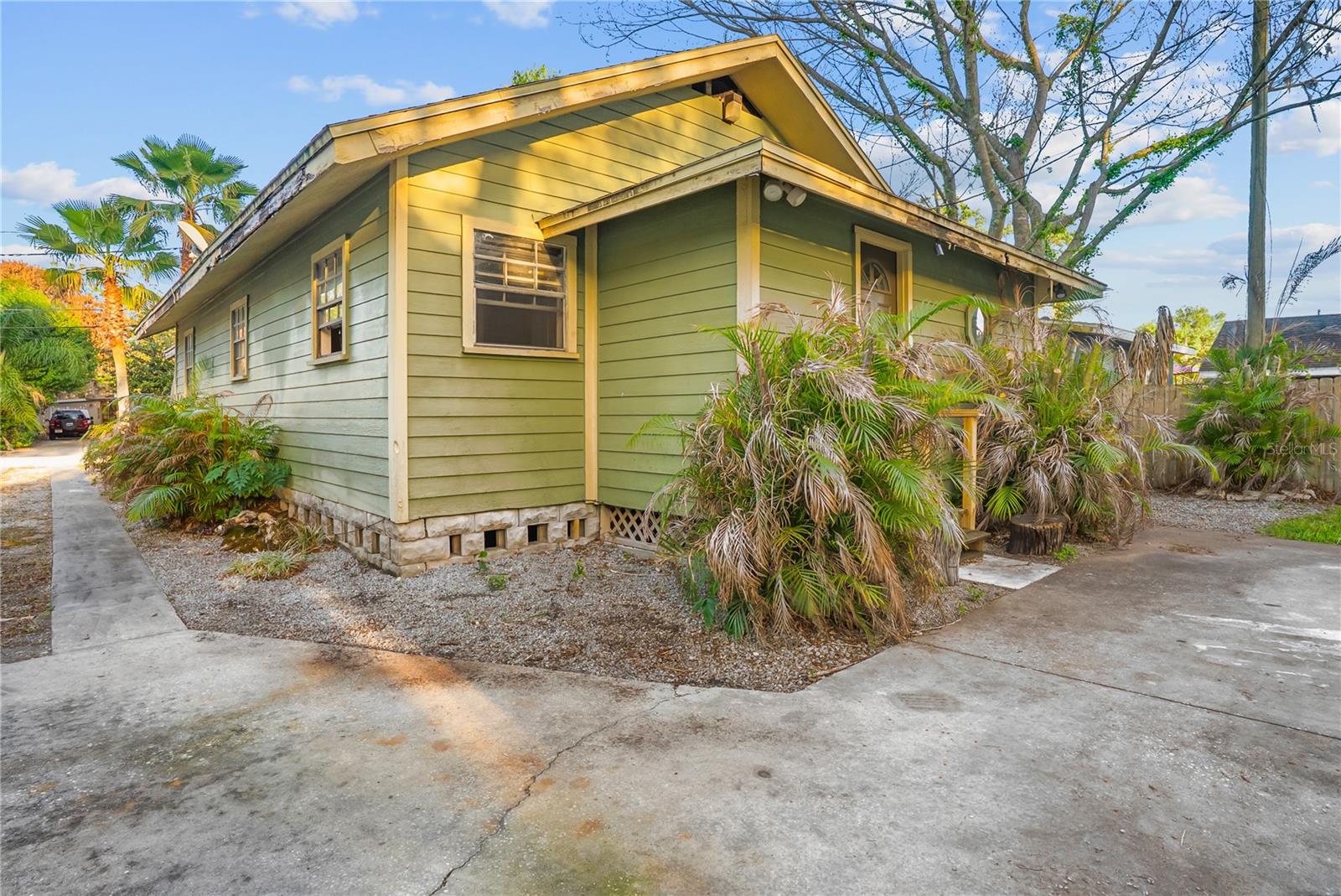 Image 27 of 42 For 2214 Depauw Avenue