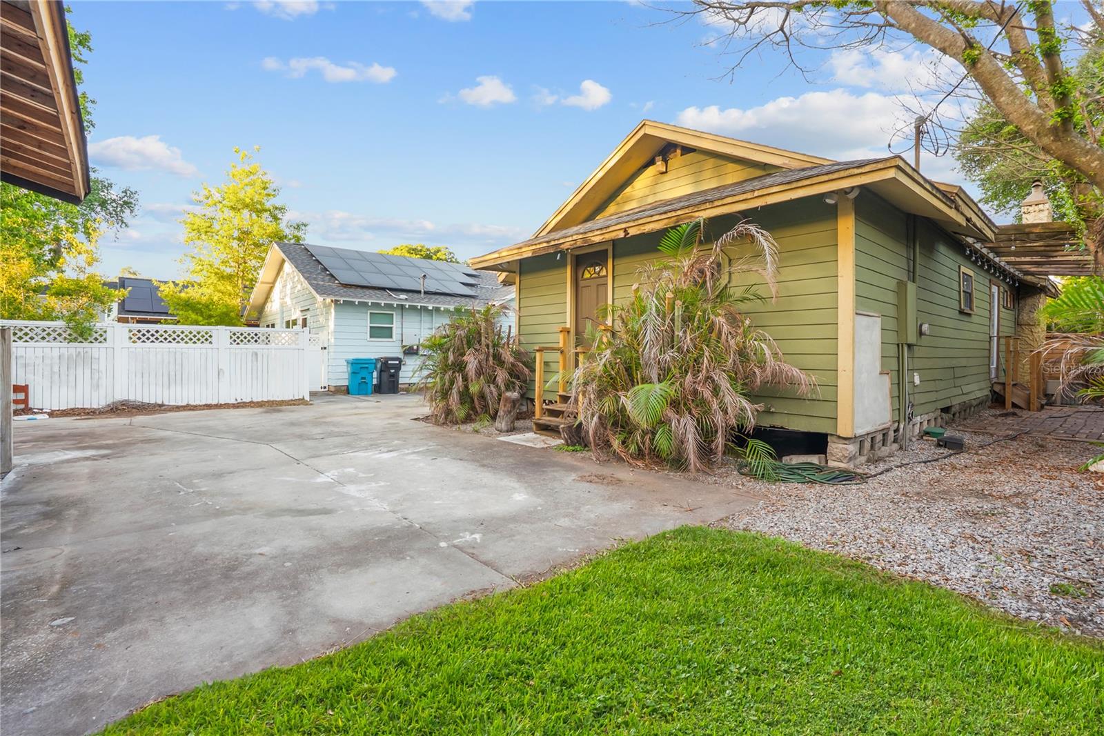 Image 30 of 42 For 2214 Depauw Avenue