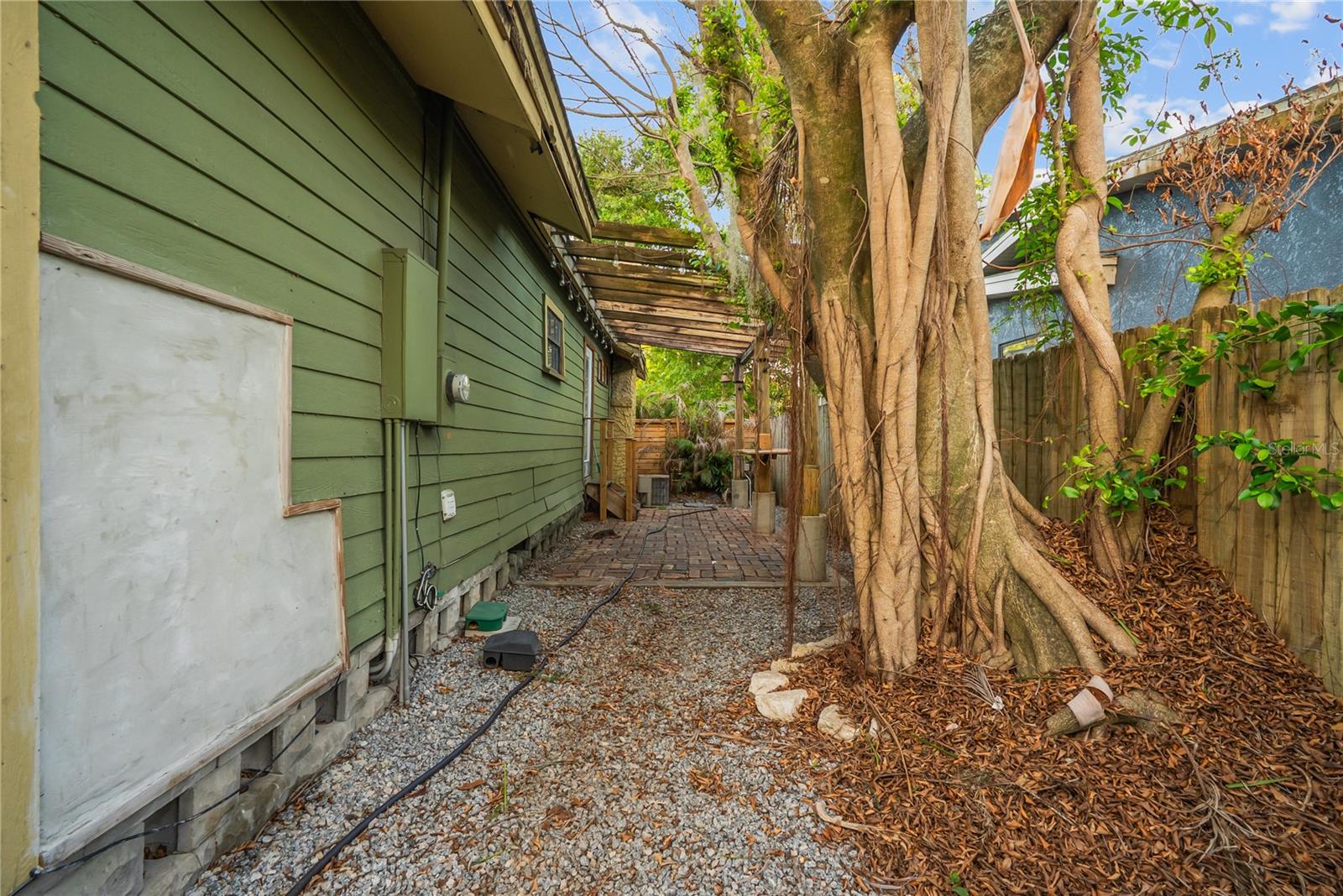 Image 31 of 42 For 2214 Depauw Avenue