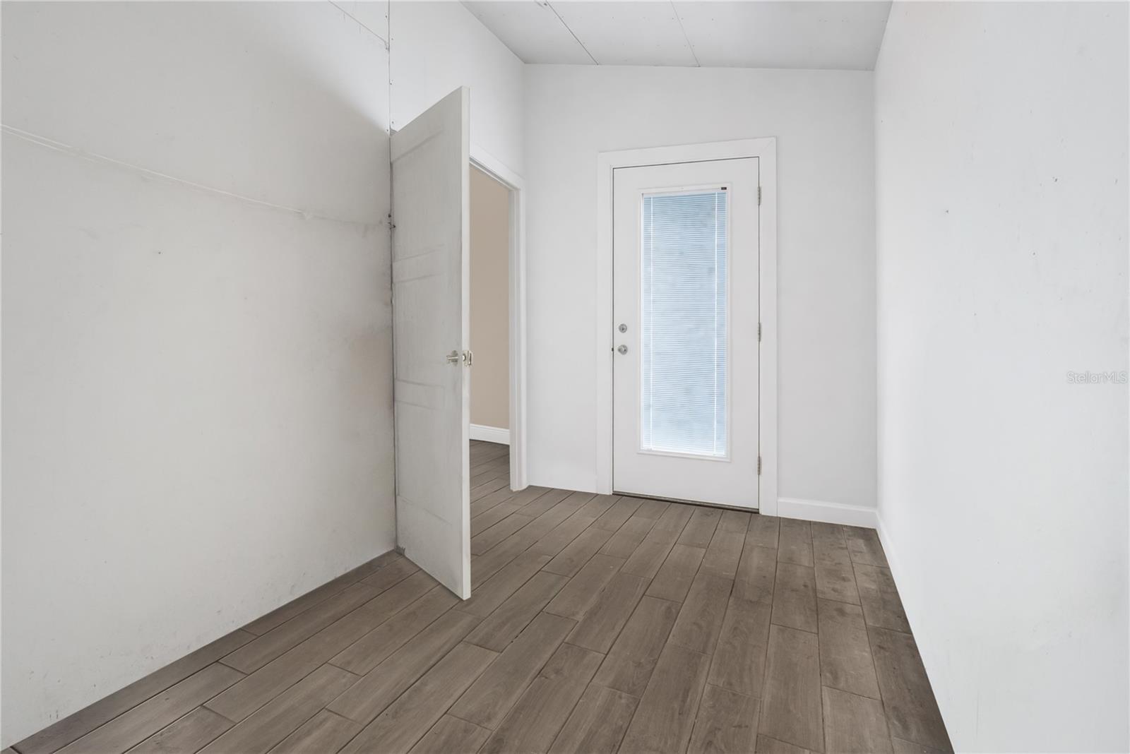 Image 35 of 42 For 2214 Depauw Avenue