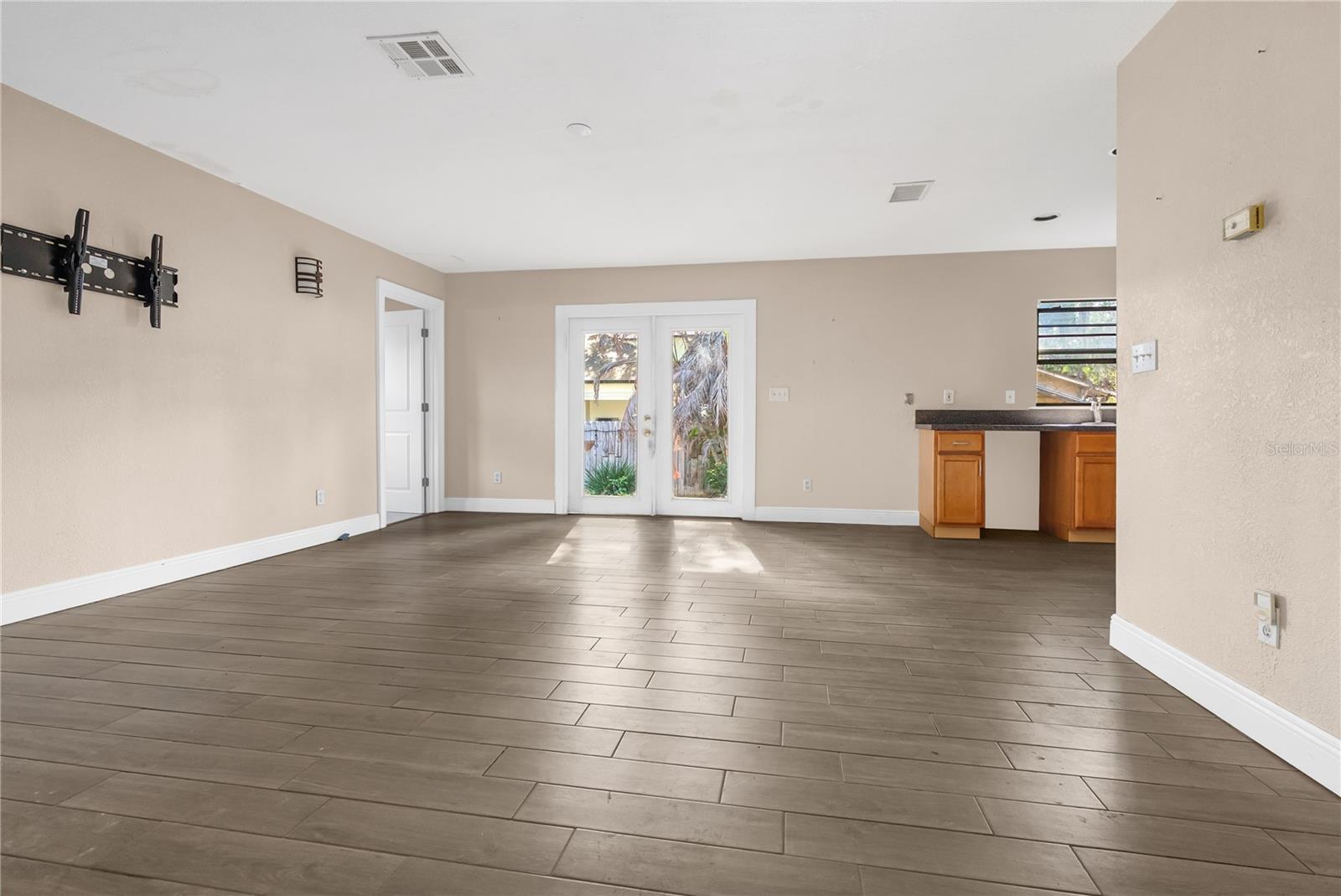 Image 37 of 42 For 2214 Depauw Avenue