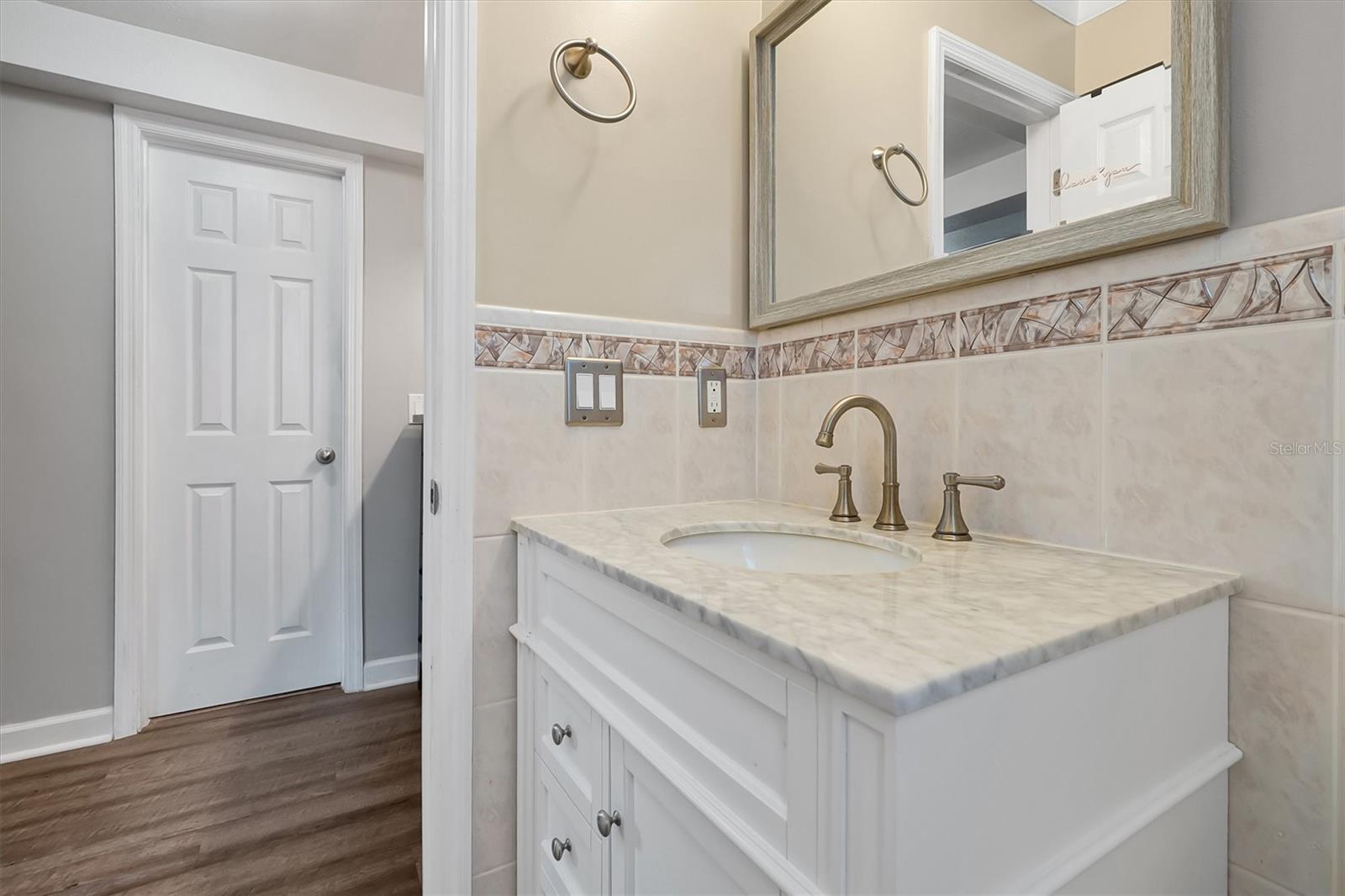 Image 14 of 28 For 623 Lakespur Lane