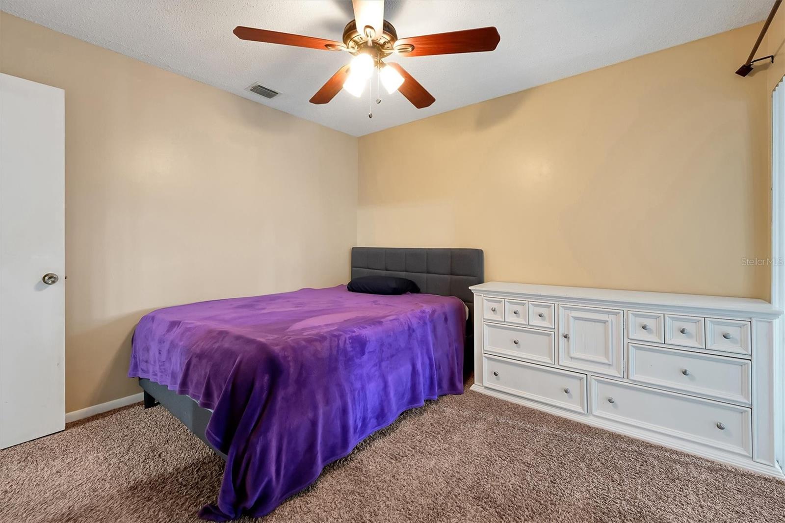 Image 20 of 28 For 623 Lakespur Lane