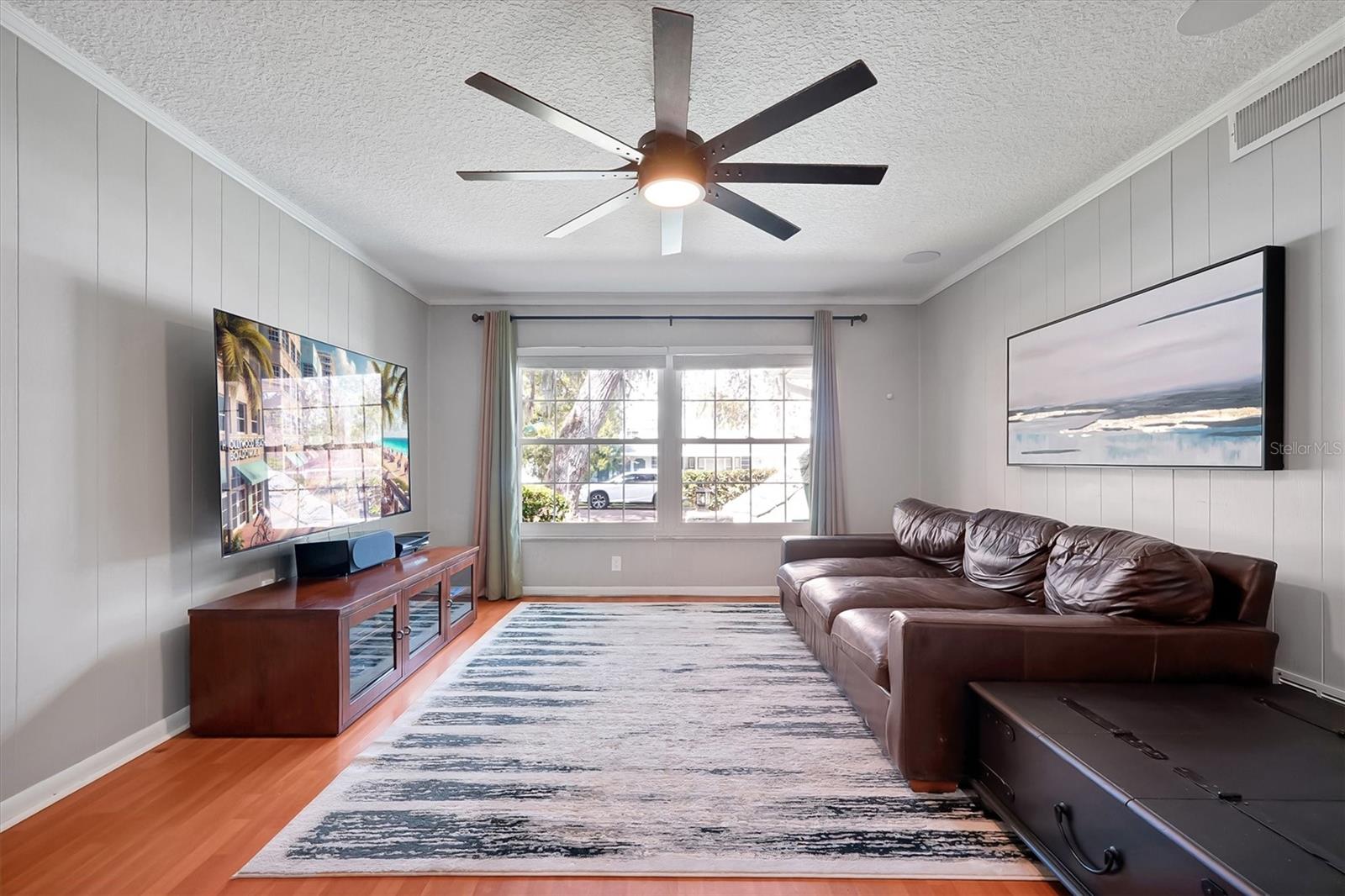 Image 4 of 28 For 623 Lakespur Lane