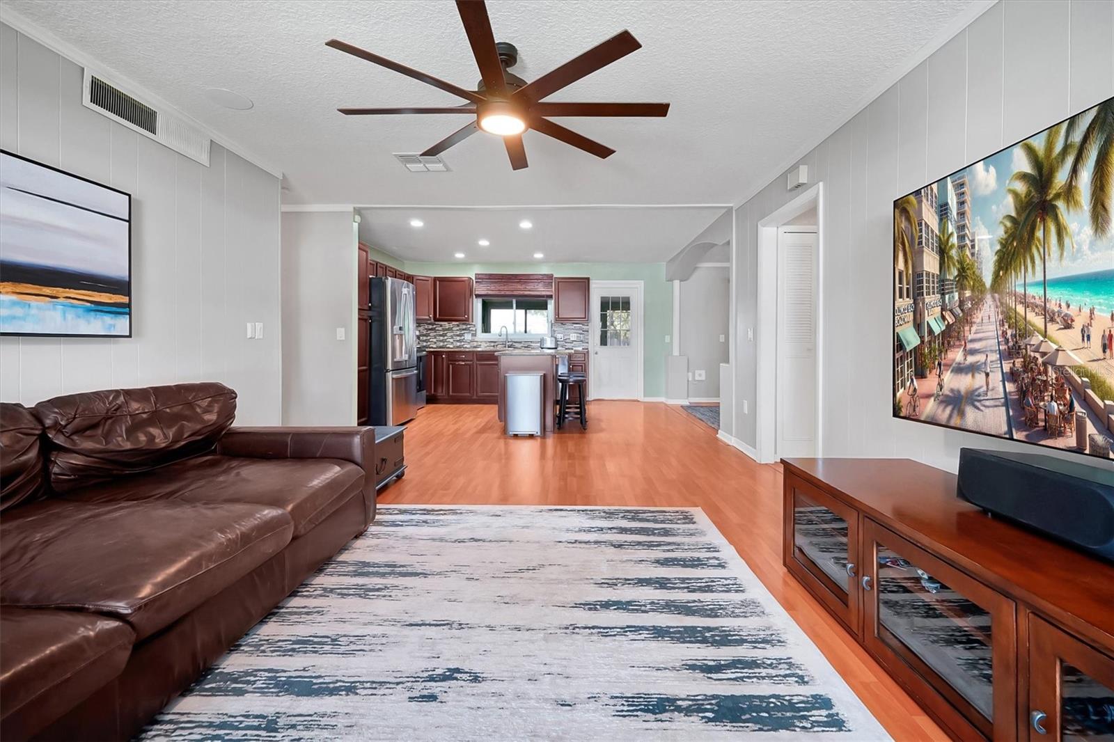 Image 5 of 28 For 623 Lakespur Lane