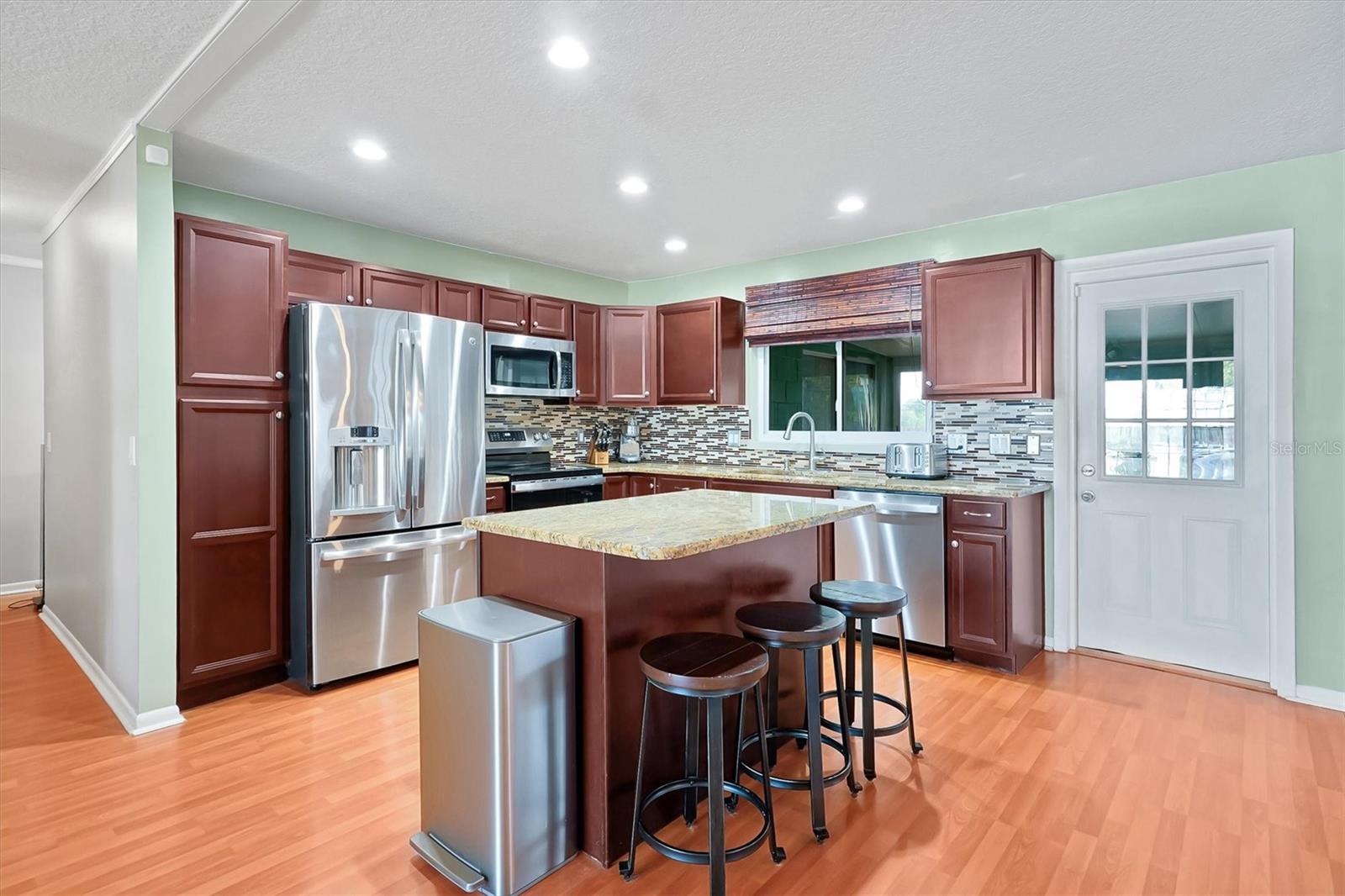 Image 7 of 28 For 623 Lakespur Lane