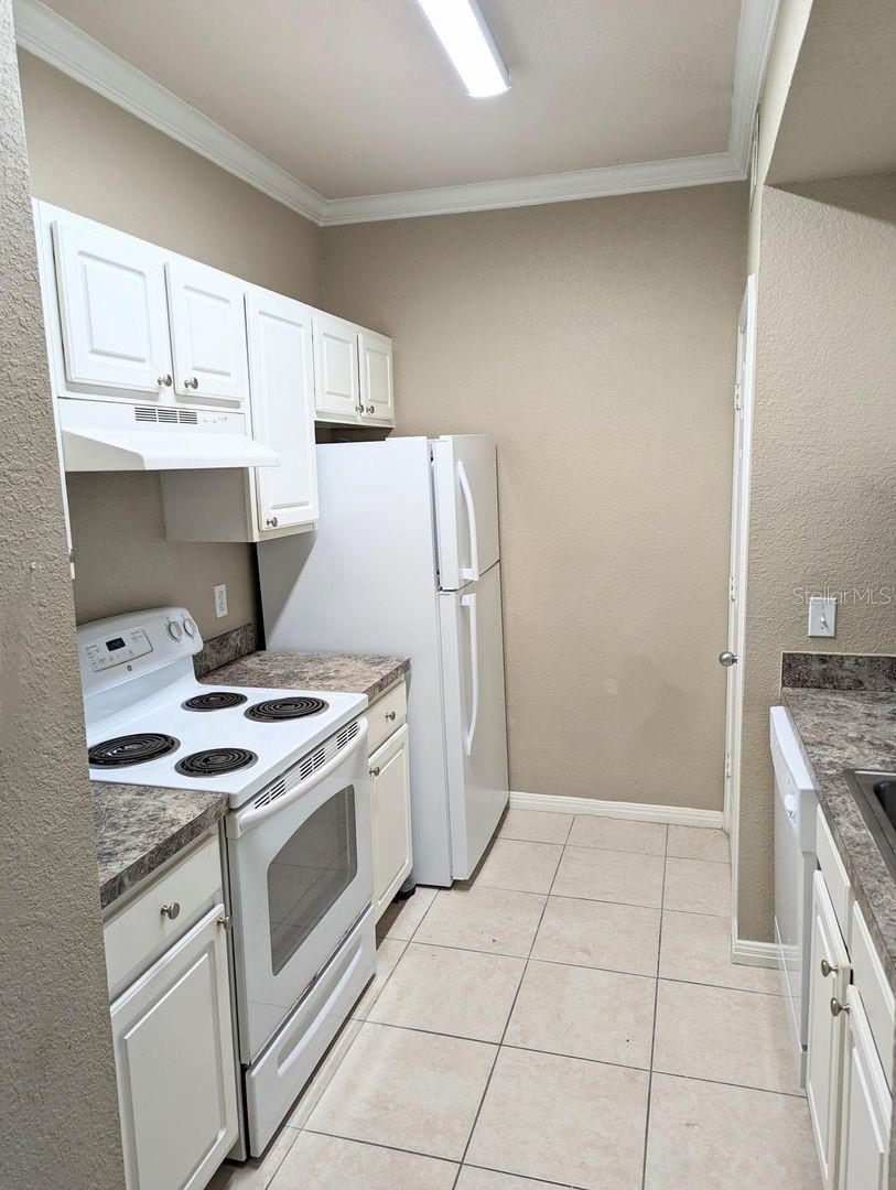 Image 10 of 18 For 911 Orange Avenue 419