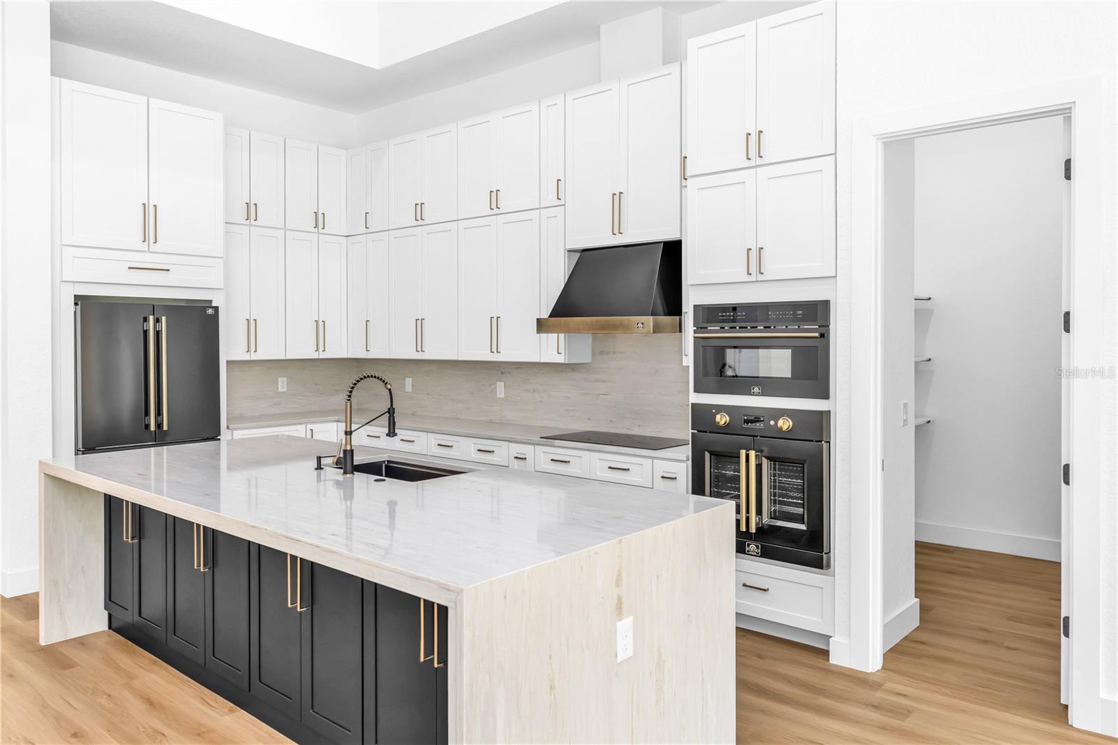 Image 10 of 46 For 19536 Mardi Gras Street