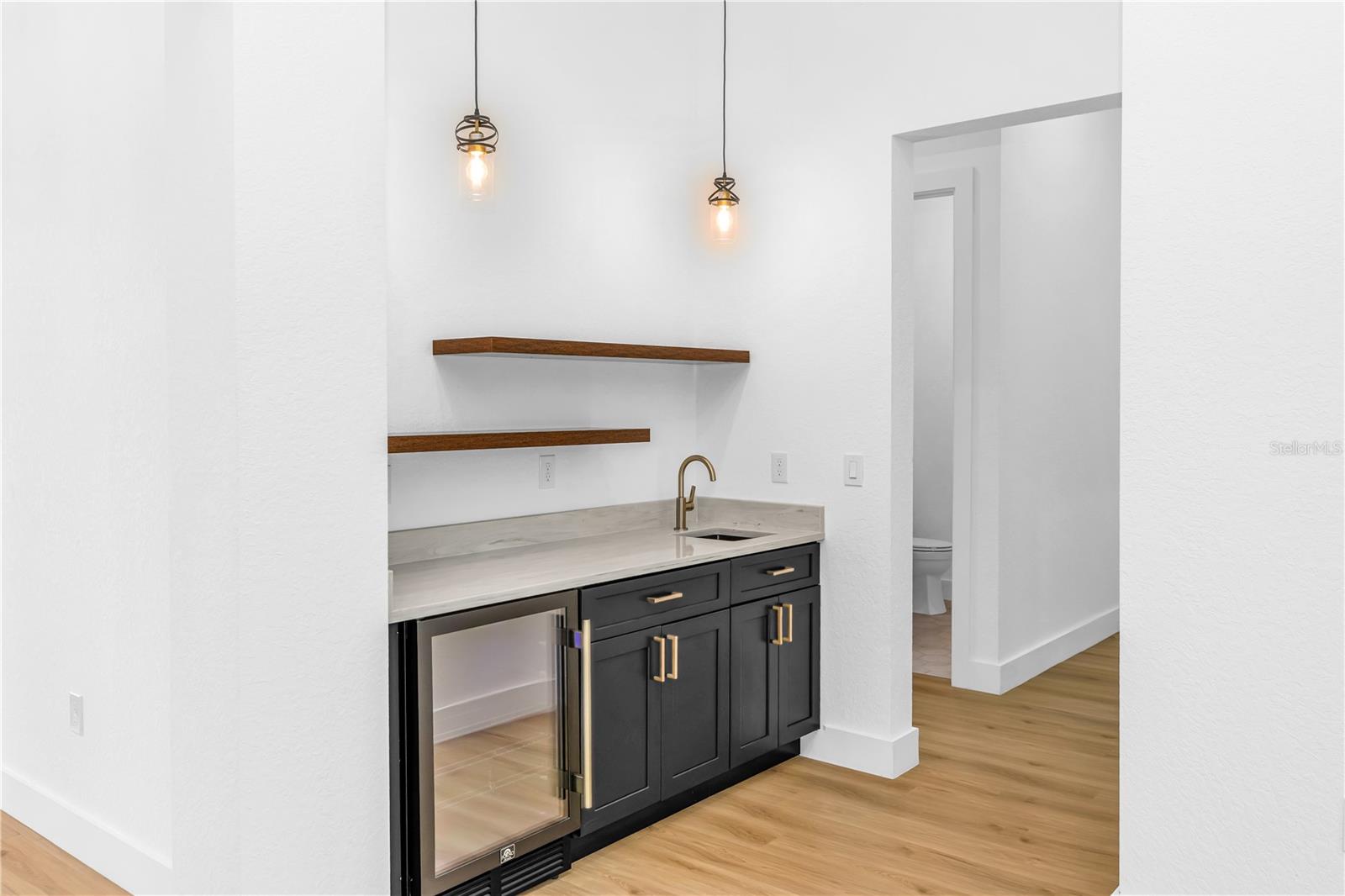 Image 12 of 46 For 19536 Mardi Gras Street