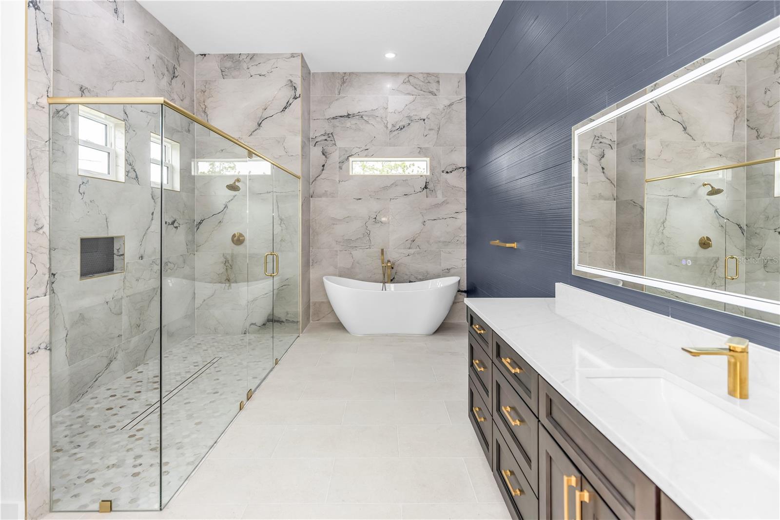 Image 16 of 46 For 19536 Mardi Gras Street