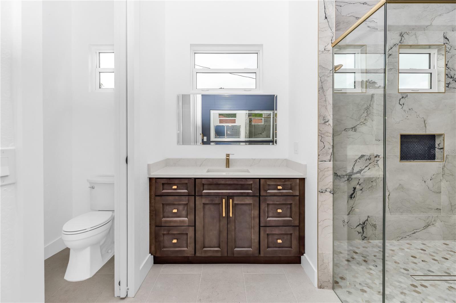 Image 18 of 46 For 19536 Mardi Gras Street