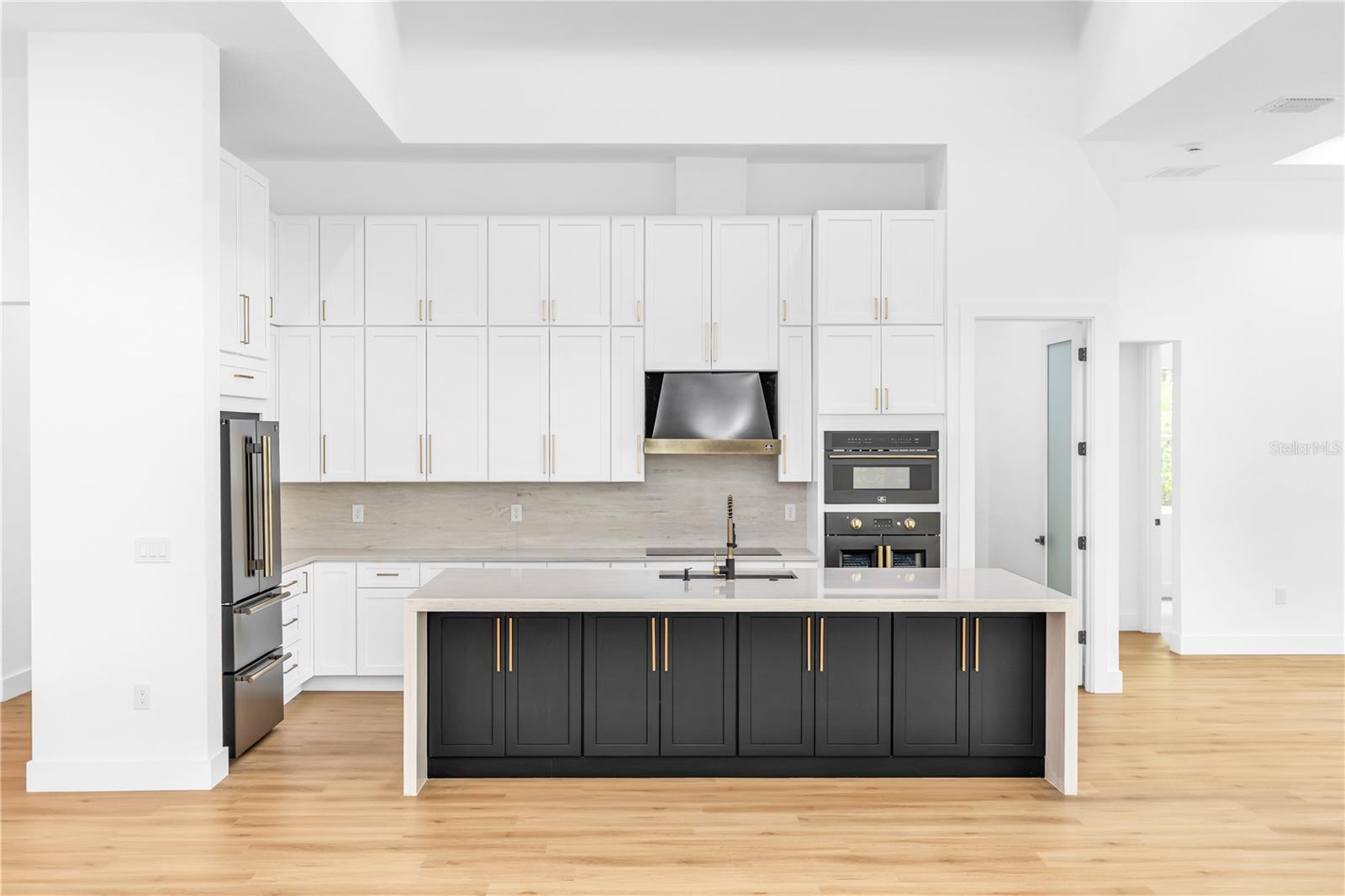 Image 2 of 46 For 19536 Mardi Gras Street