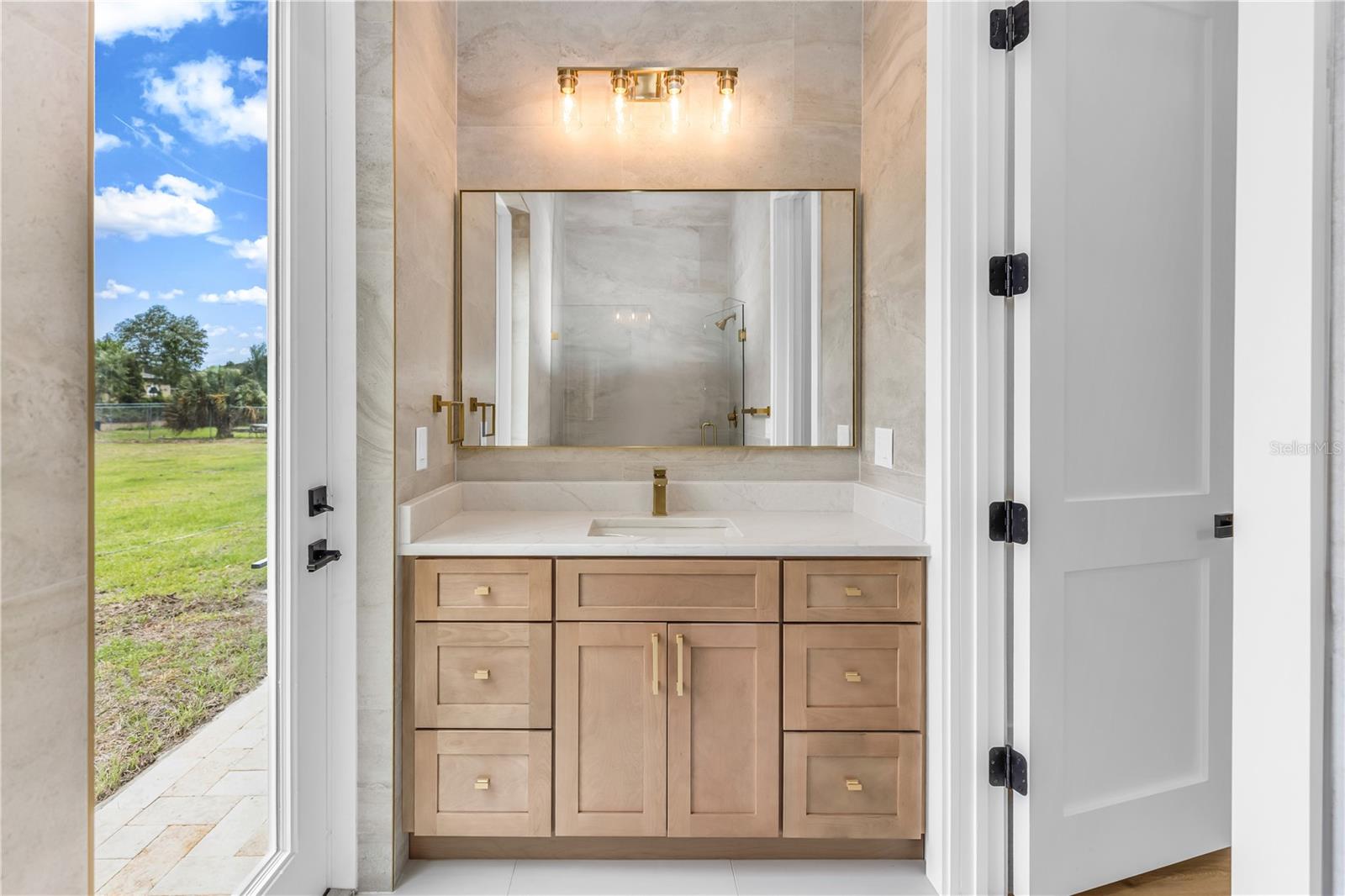 Image 22 of 46 For 19536 Mardi Gras Street