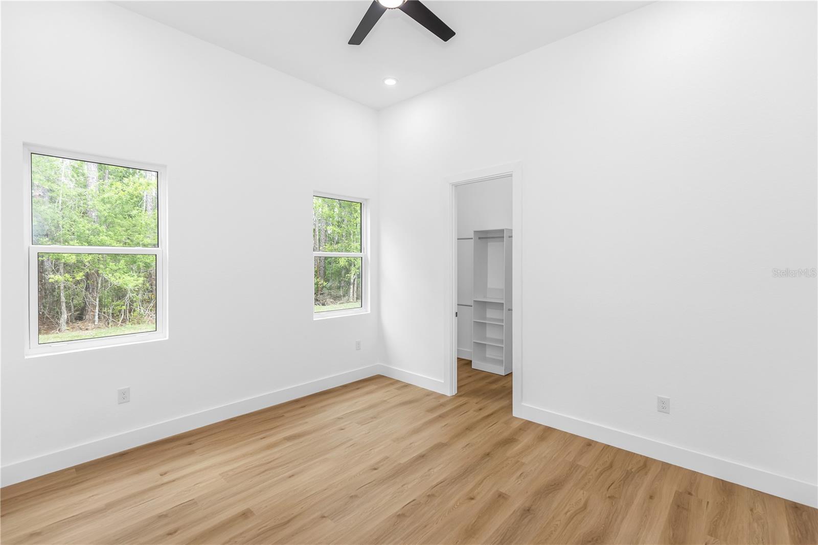 Image 24 of 46 For 19536 Mardi Gras Street