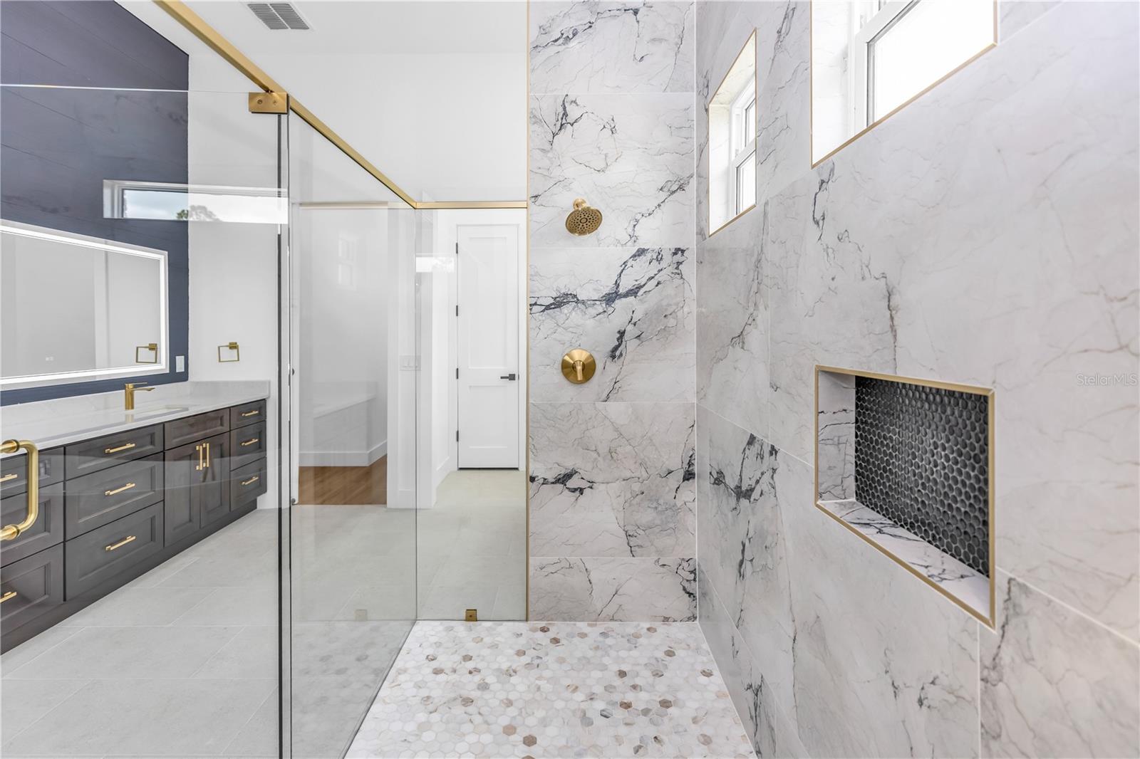 Image 3 of 46 For 19536 Mardi Gras Street