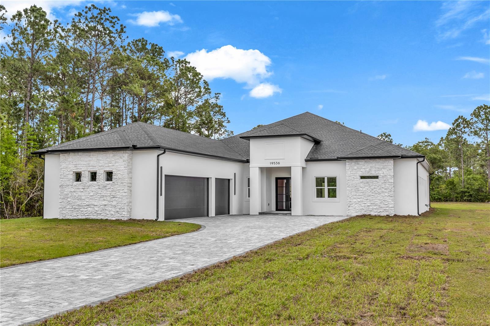 Image 43 of 46 For 19536 Mardi Gras Street