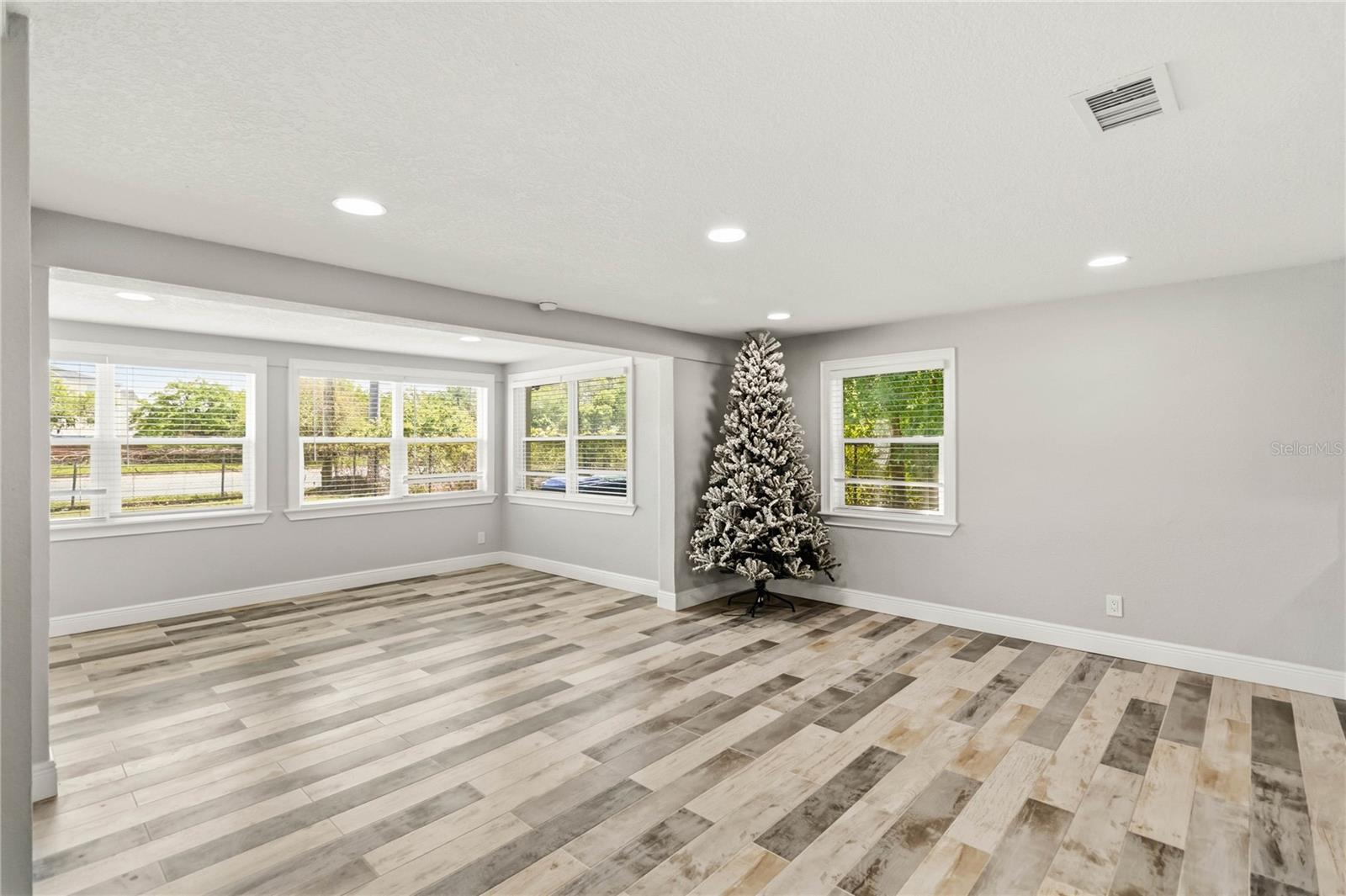 Image 12 of 37 For 4116 Goldenrod Road