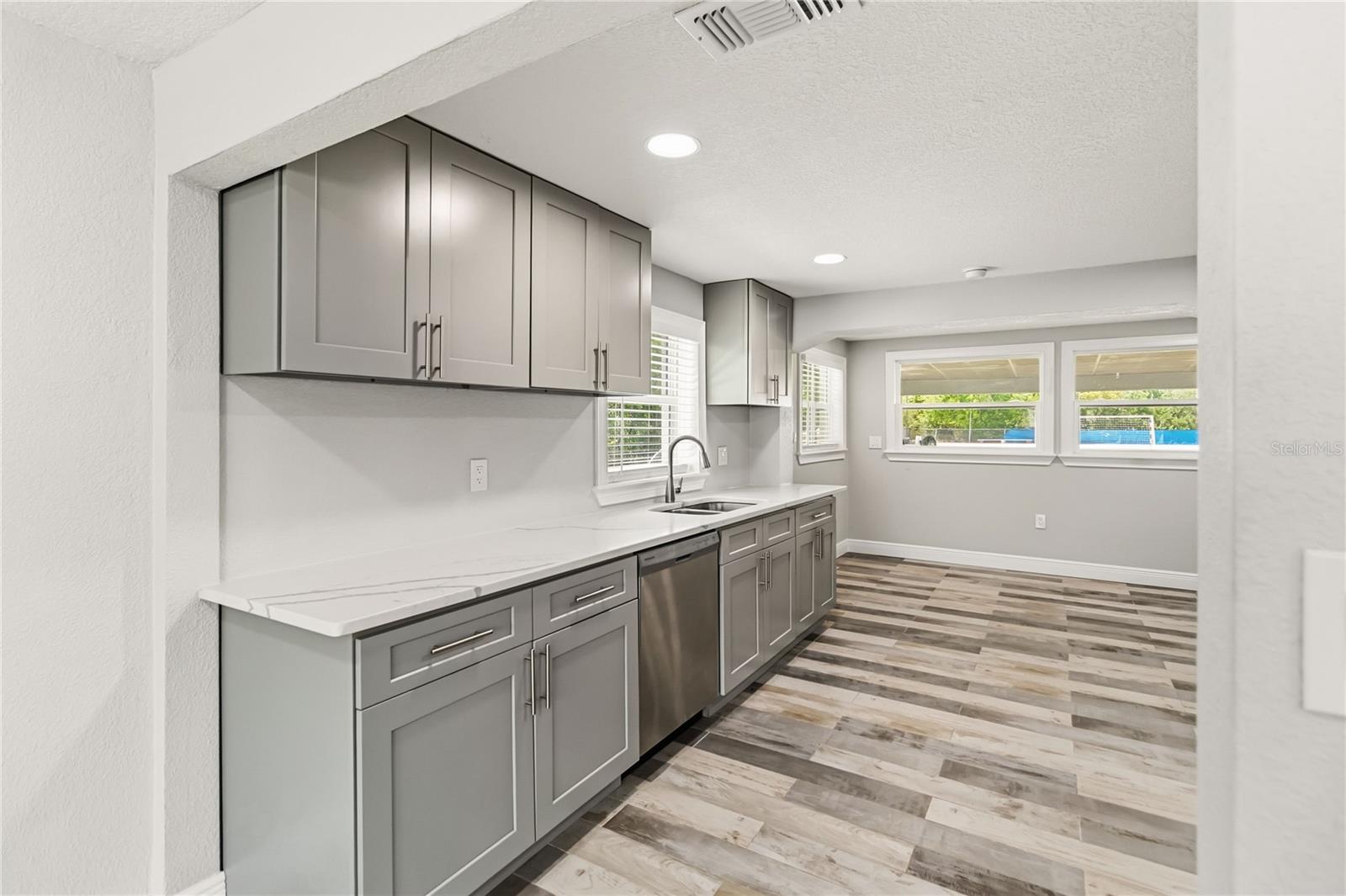 Image 13 of 37 For 4116 Goldenrod Road