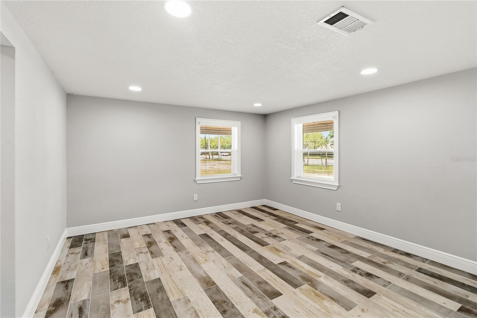 Image 20 of 37 For 4116 Goldenrod Road