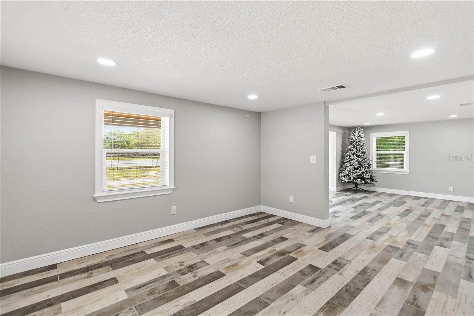 Image 21 of 37 For 4116 Goldenrod Road