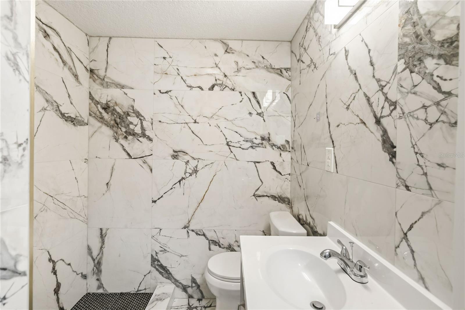 Image 23 of 37 For 4116 Goldenrod Road