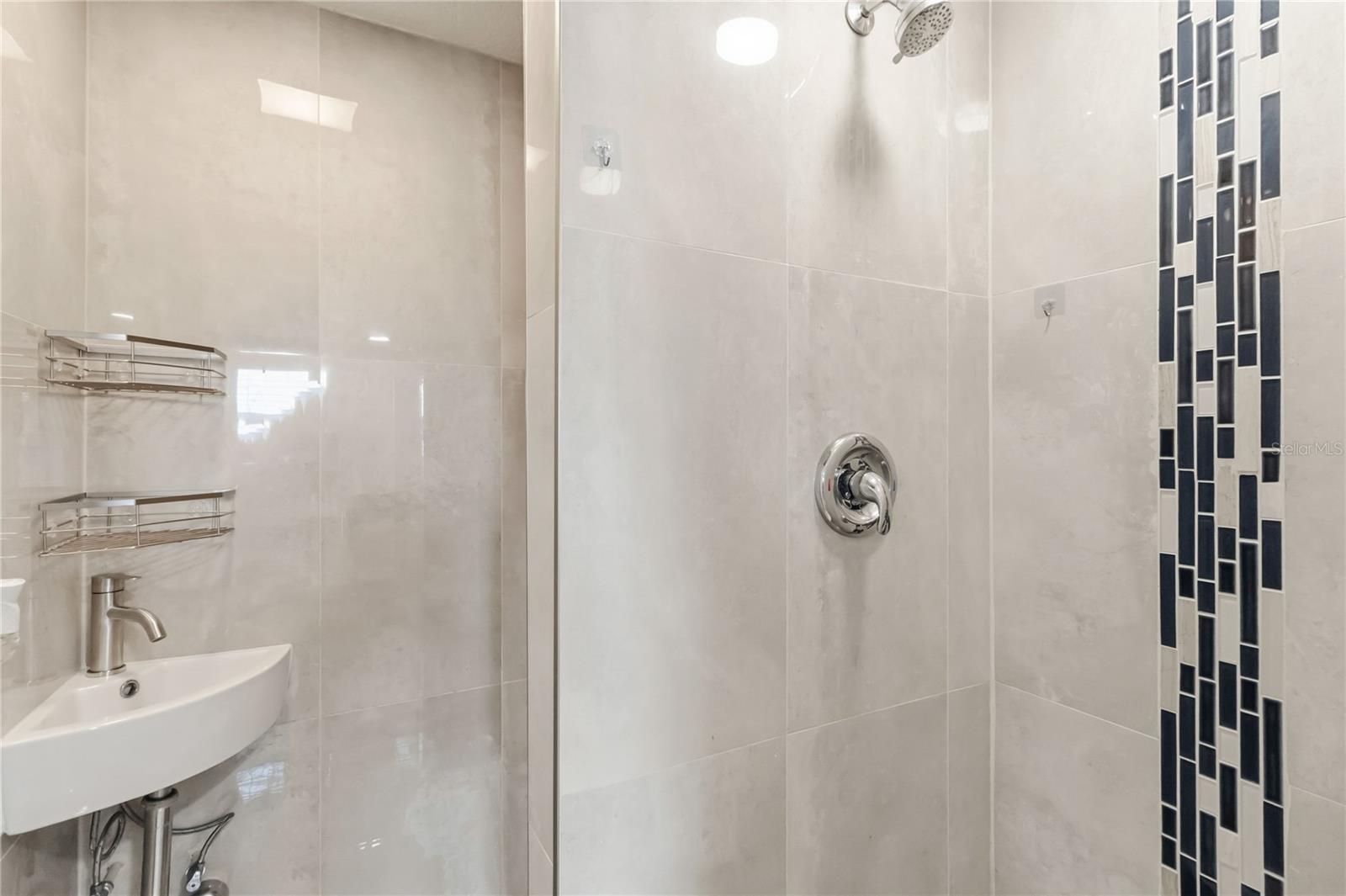 Image 29 of 37 For 4116 Goldenrod Road