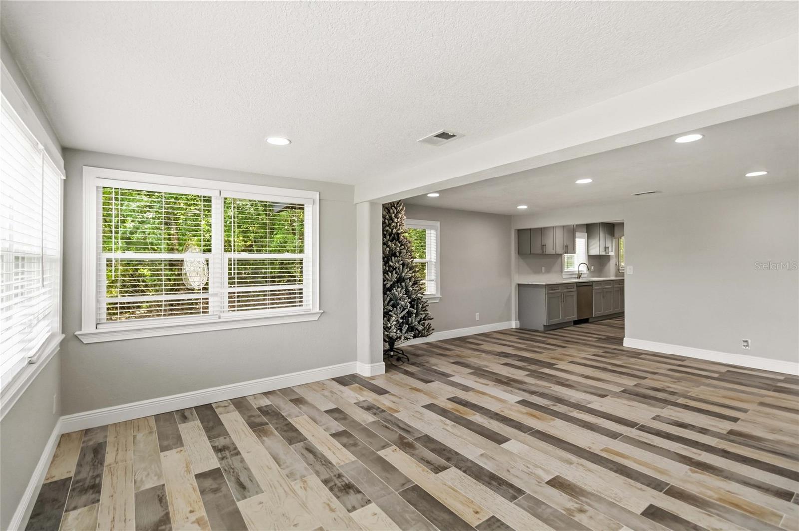 Image 9 of 37 For 4116 Goldenrod Road