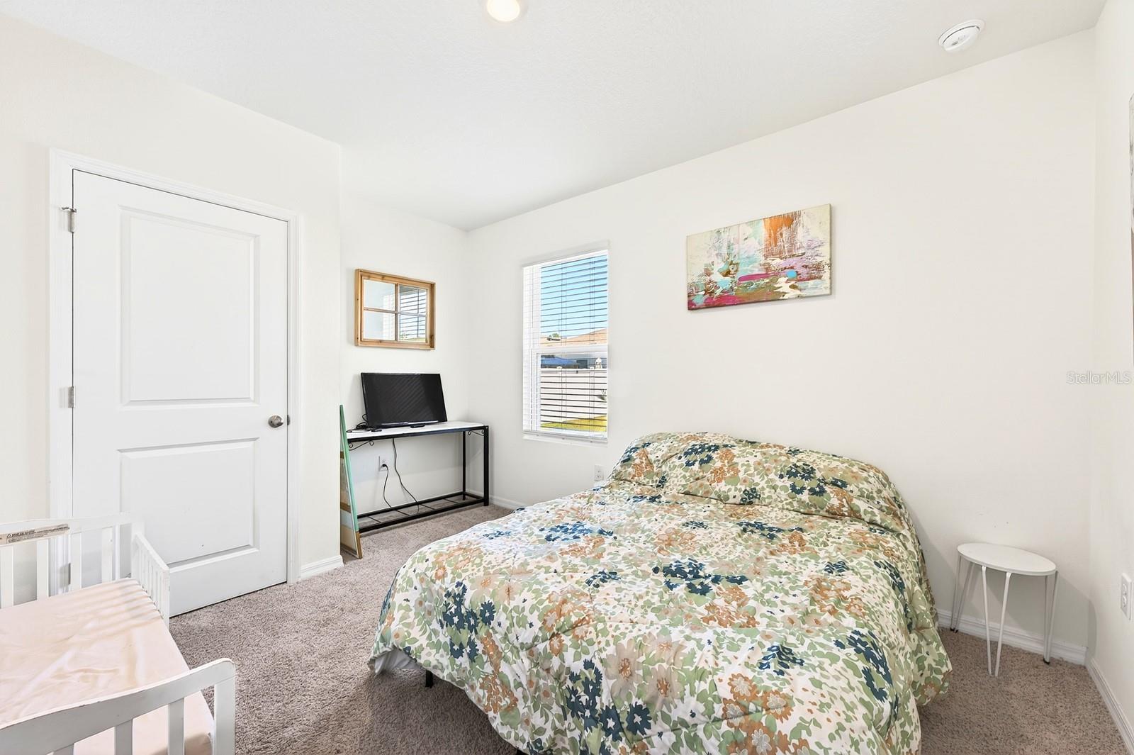 Image 19 of 27 For 182 Amberwood Way