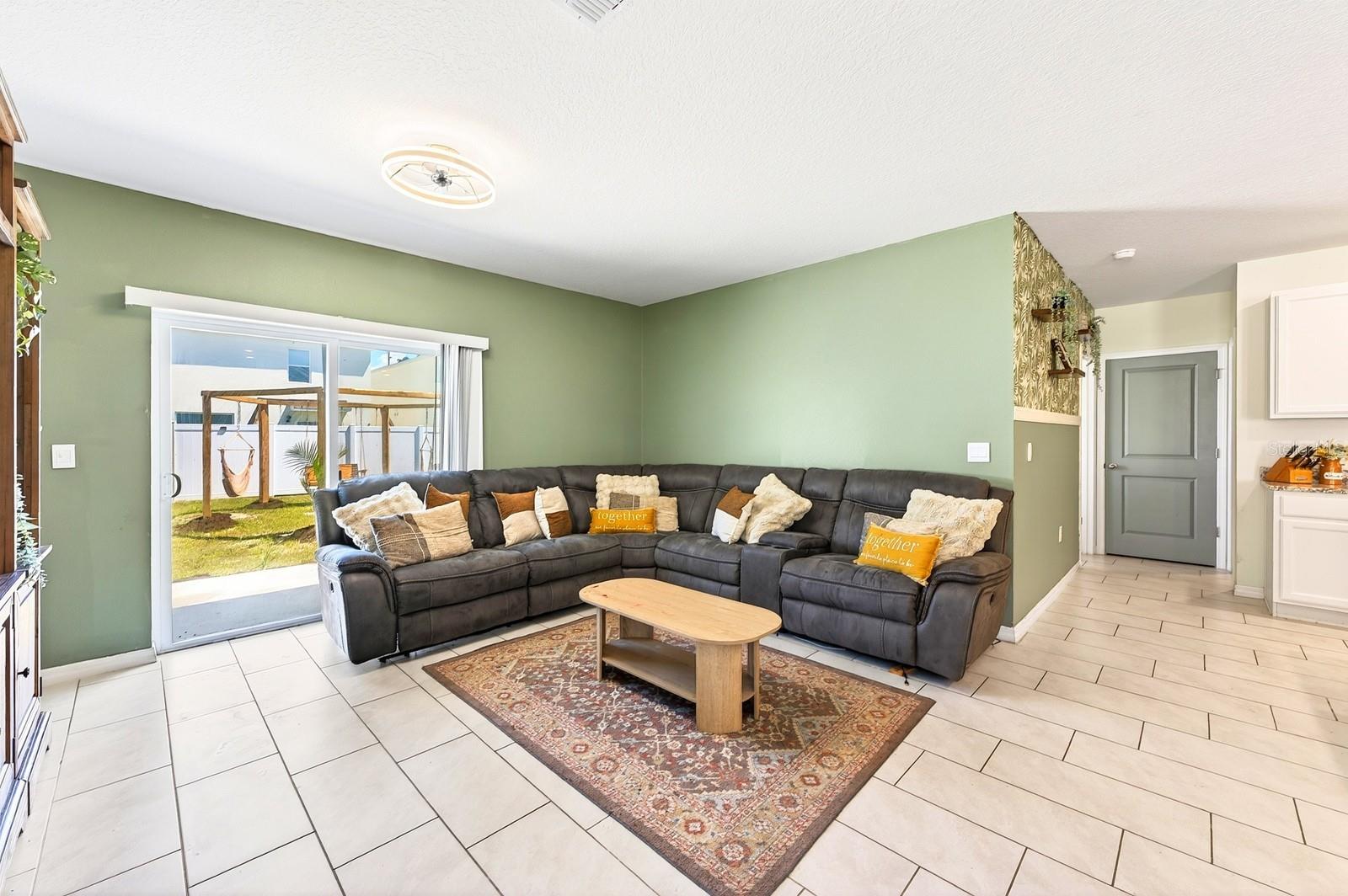 Image 7 of 27 For 182 Amberwood Way