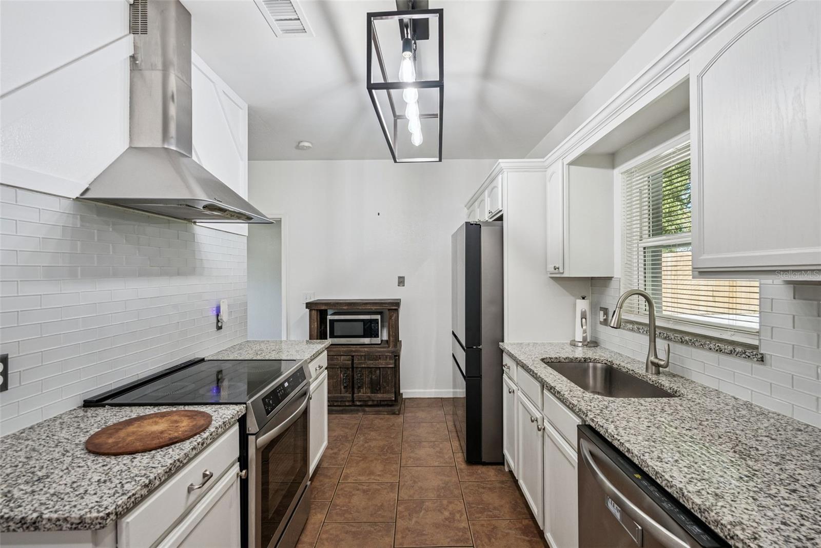 Image 11 of 29 For 311 Lewis Avenue