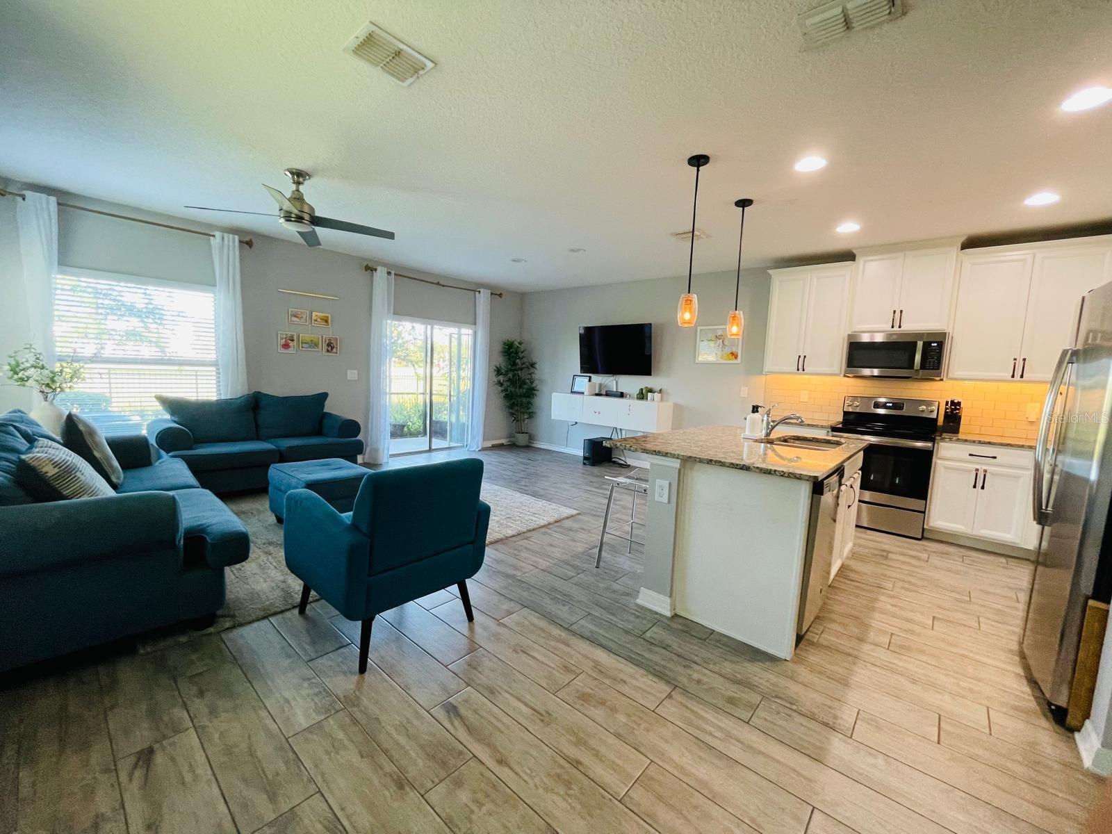 Image 2 of 17 For 1301 Flowing Tide Drive