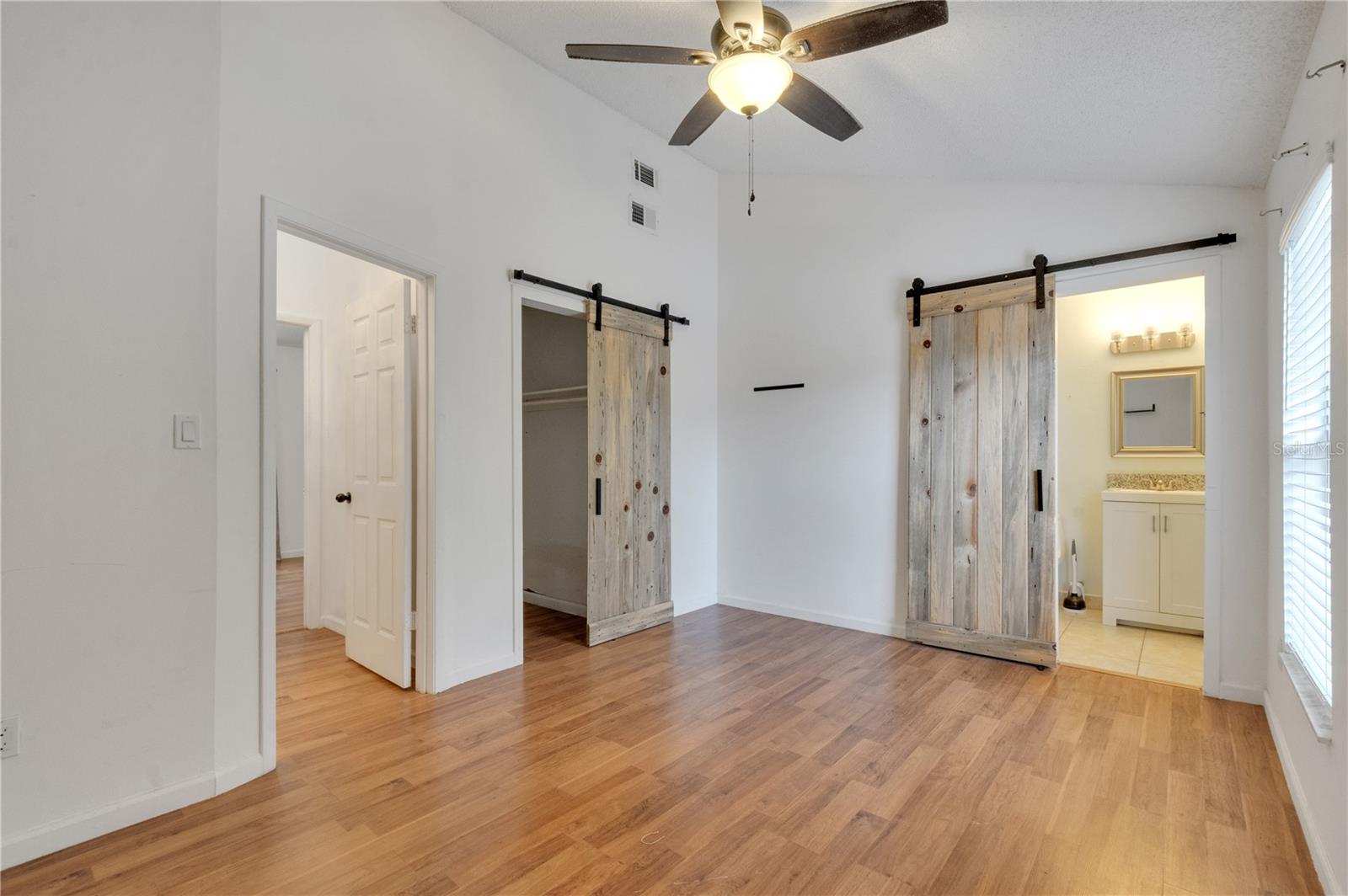 Image 21 of 27 For 9426 Lake Lotta Circle