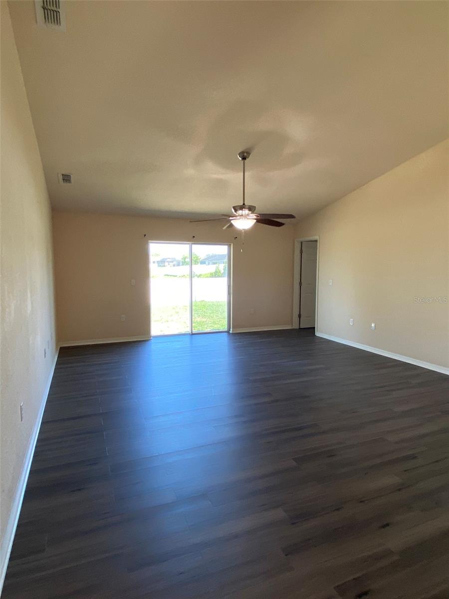 Image 19 of 27 For 250 Highland Meadows Court