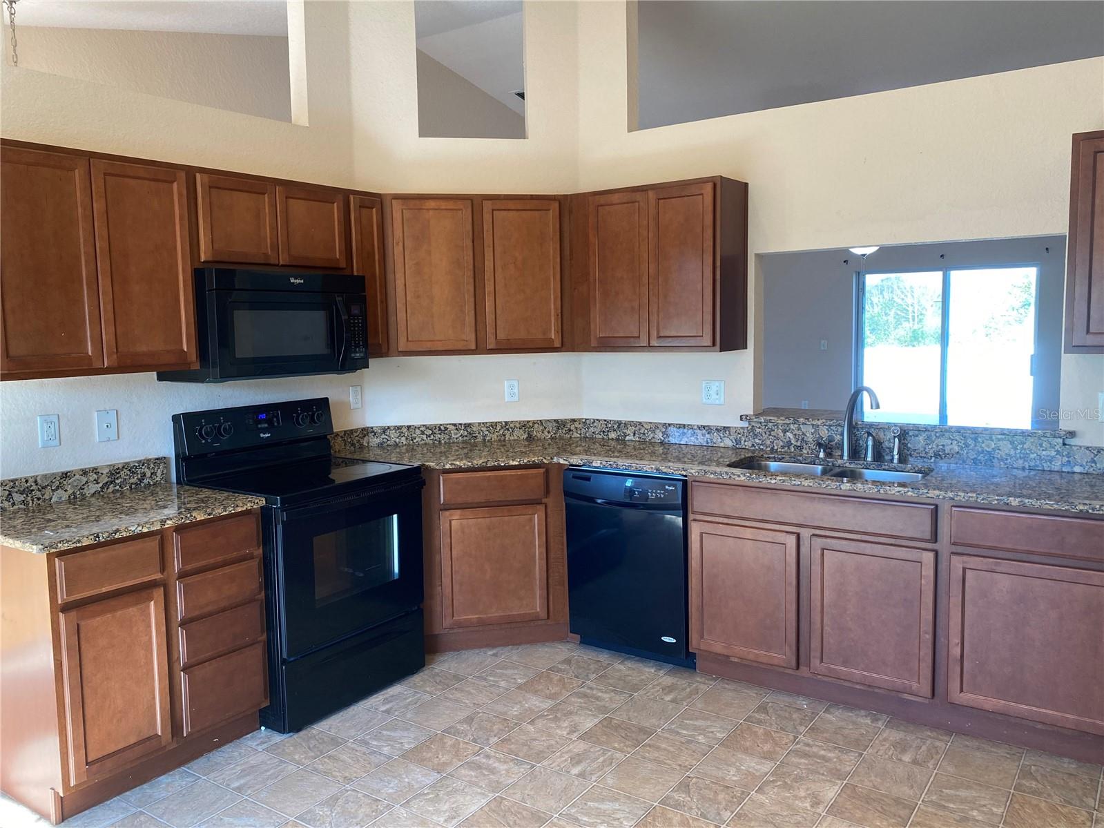 Image 5 of 27 For 250 Highland Meadows Court
