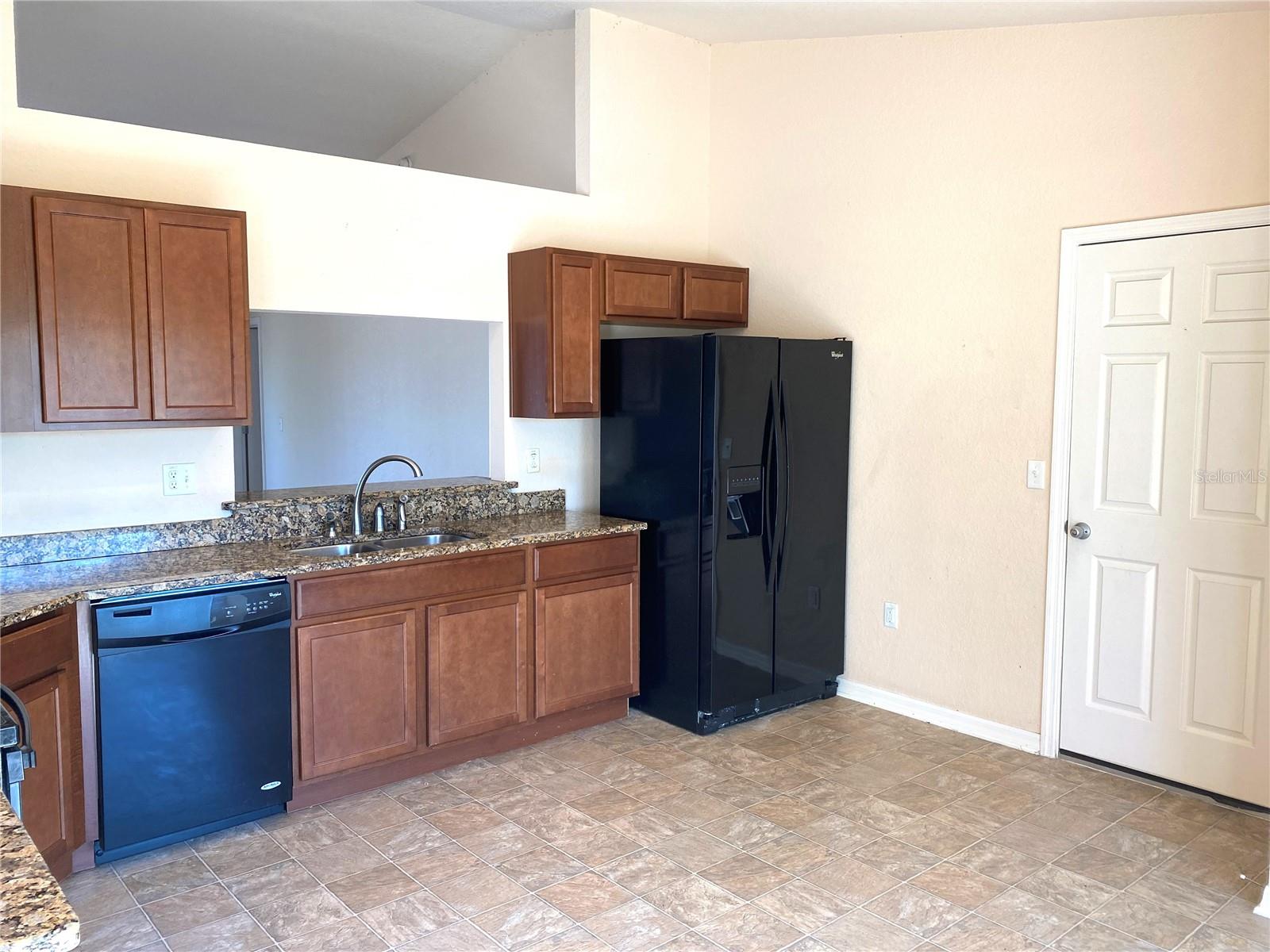 Image 6 of 27 For 250 Highland Meadows Court