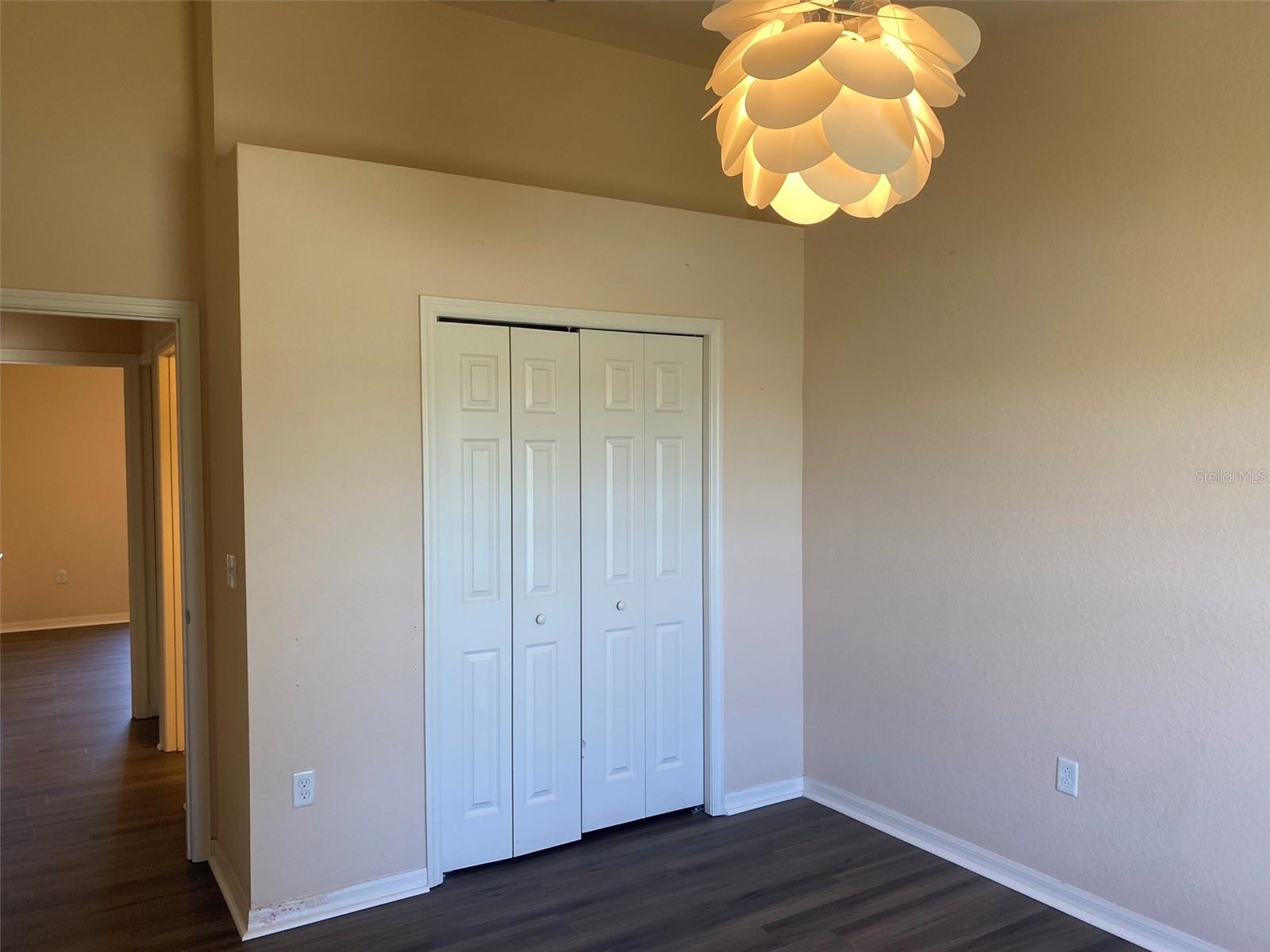 Image 7 of 27 For 250 Highland Meadows Court