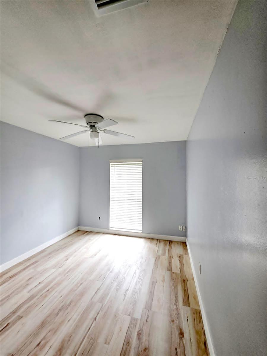 Image 13 of 29 For 812 Gullberry Lane