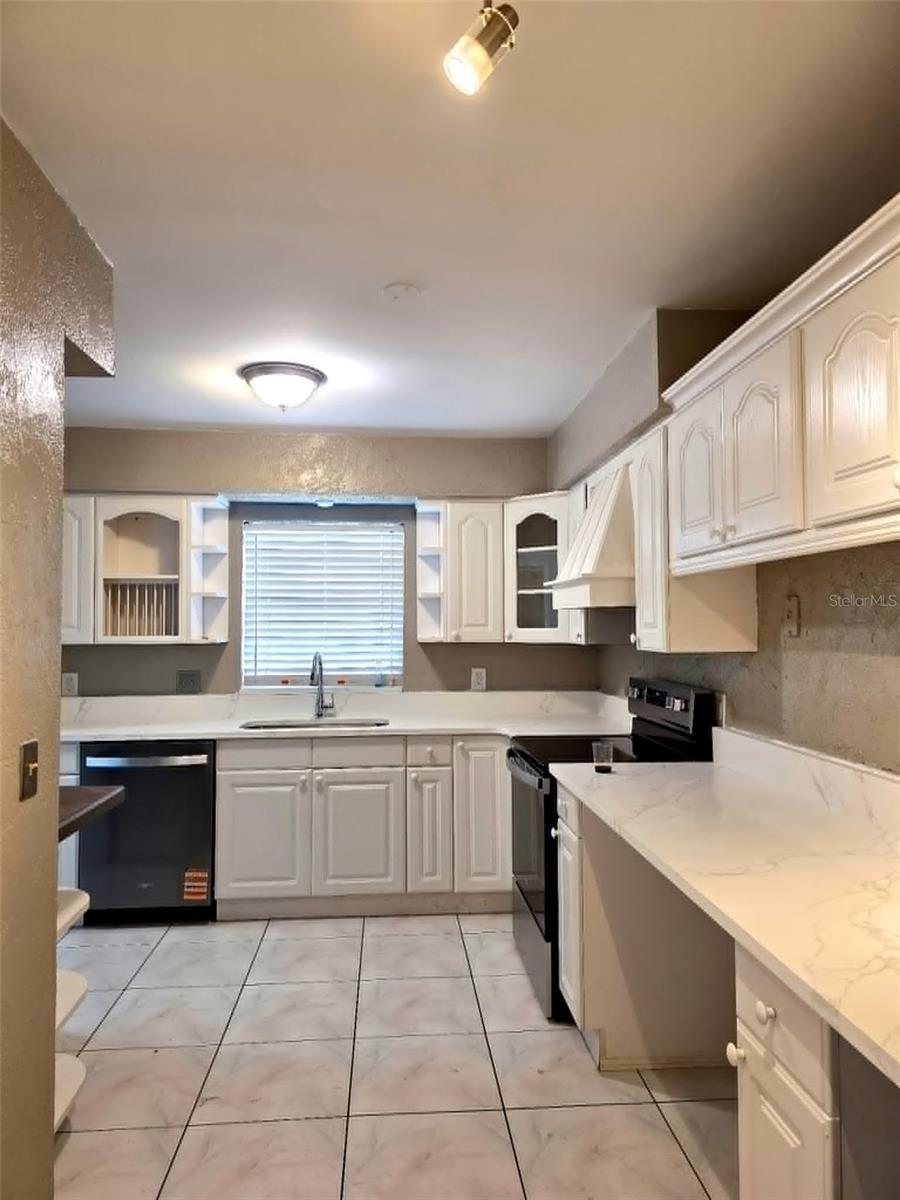 Image 2 of 29 For 812 Gullberry Lane