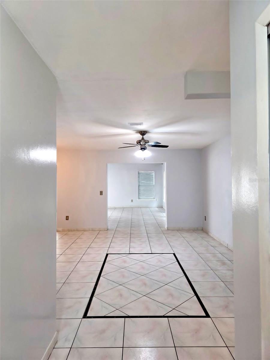 Image 20 of 29 For 812 Gullberry Lane