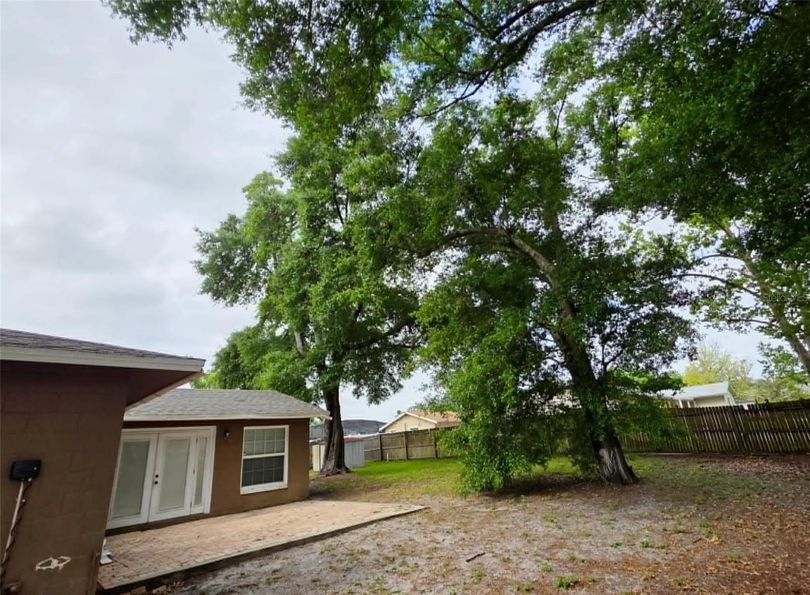 Image 23 of 29 For 812 Gullberry Lane