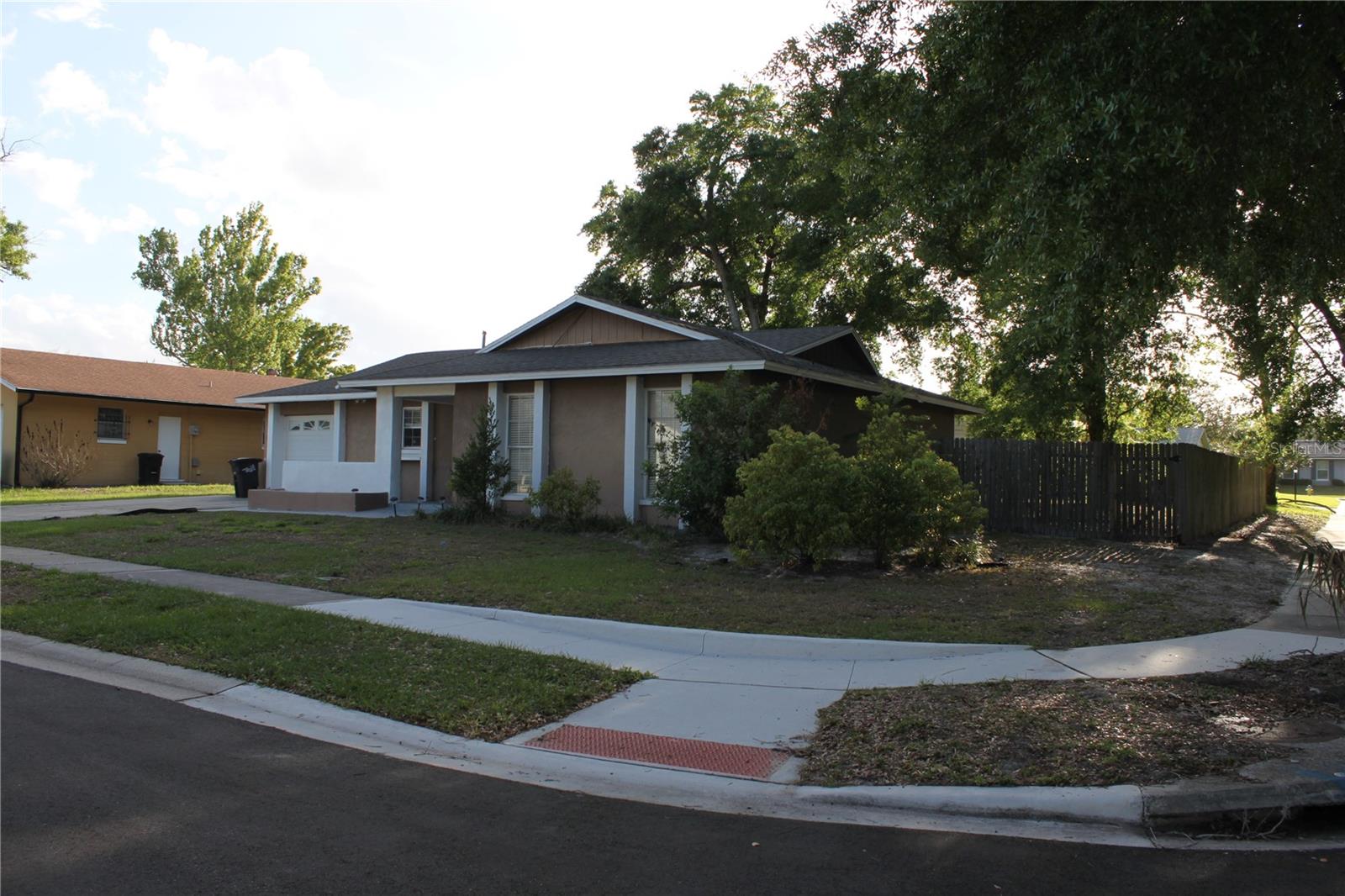 Image 28 of 29 For 812 Gullberry Lane