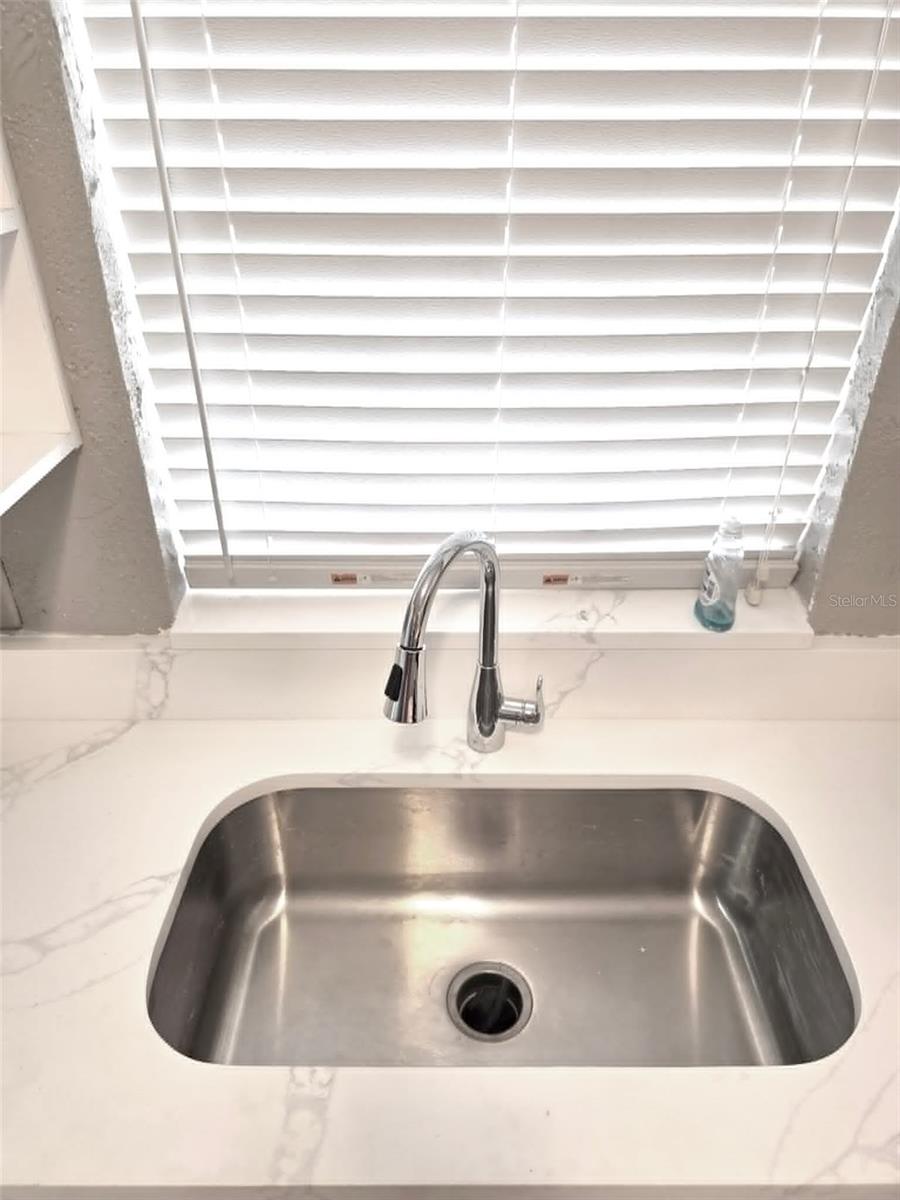 Image 6 of 29 For 812 Gullberry Lane