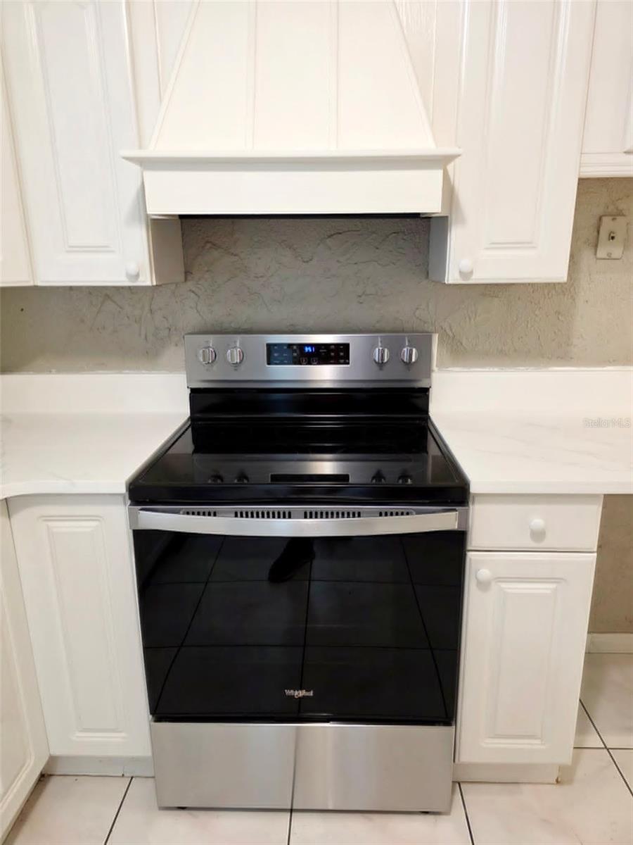 Image 7 of 29 For 812 Gullberry Lane