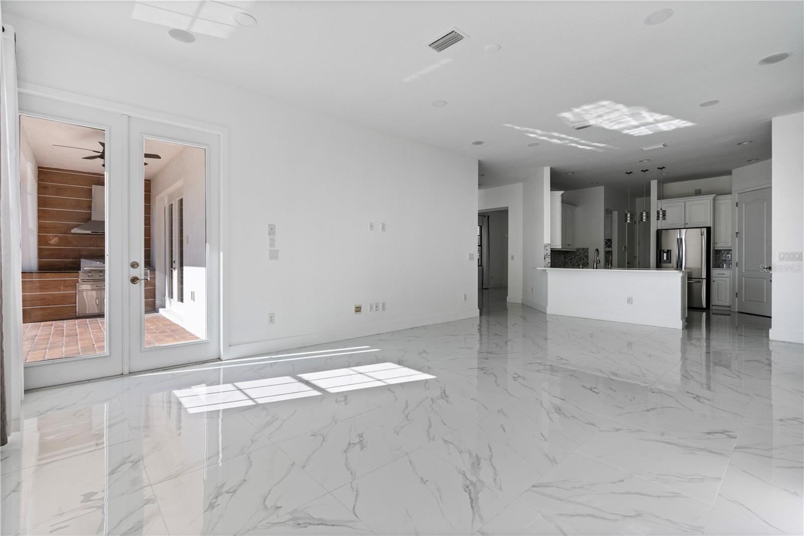 Image 28 of 53 For 13019 Woodford Street