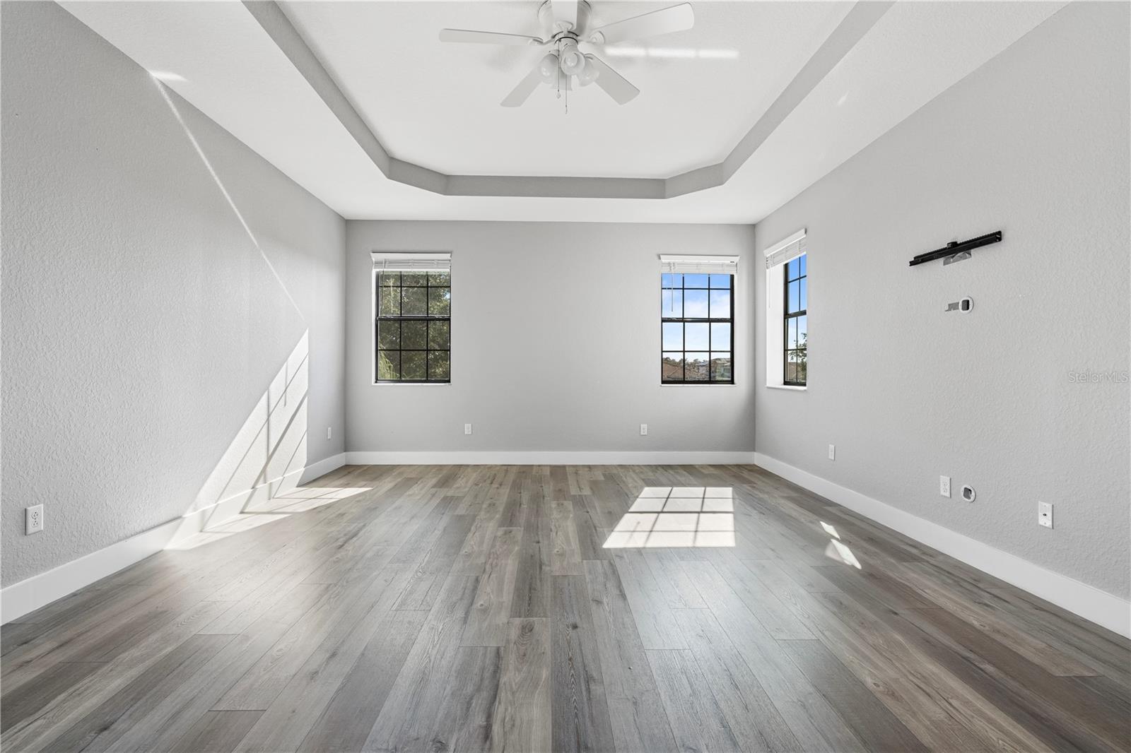 Image 39 of 53 For 13019 Woodford Street