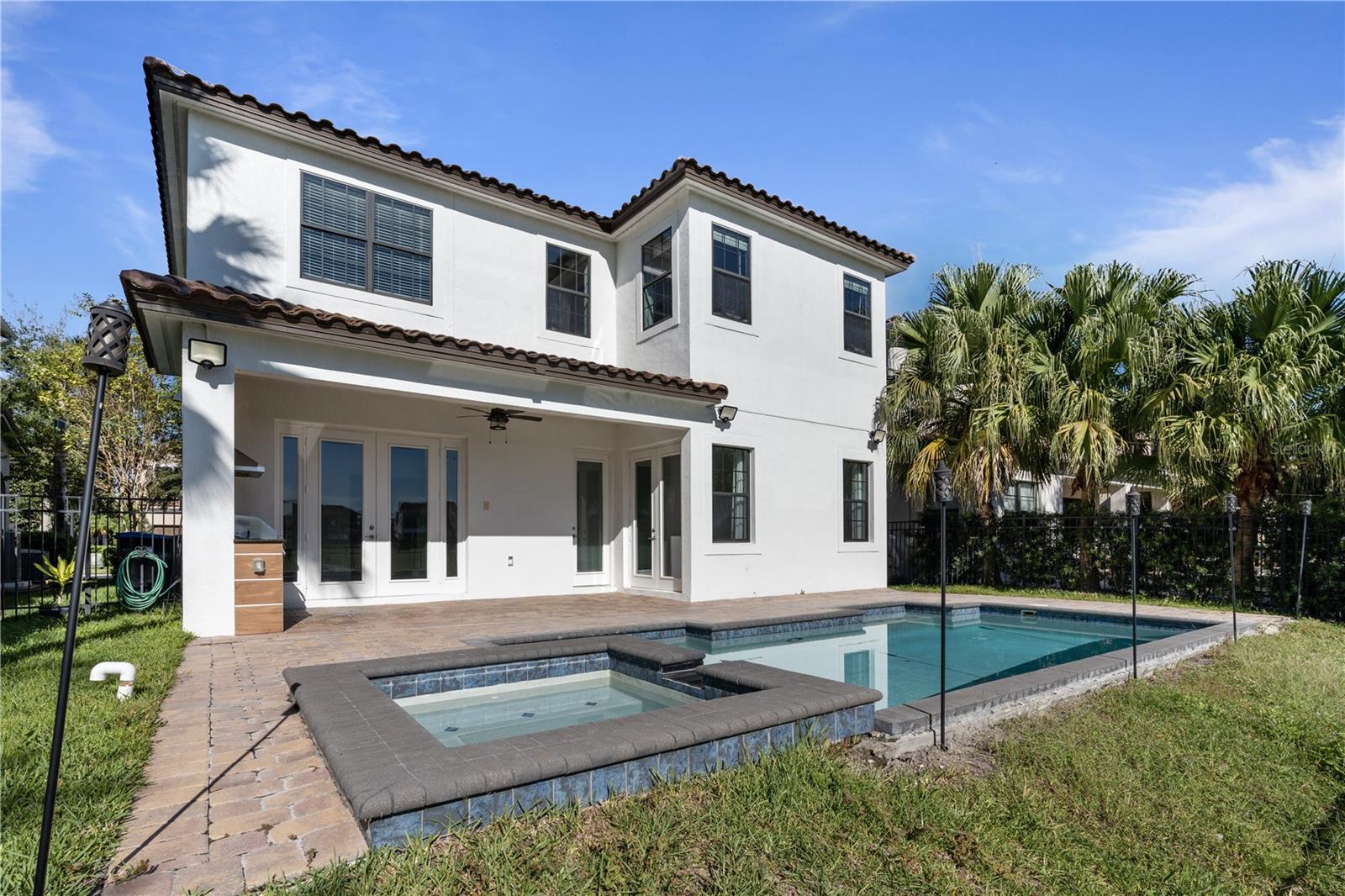 Image 4 of 53 For 13019 Woodford Street