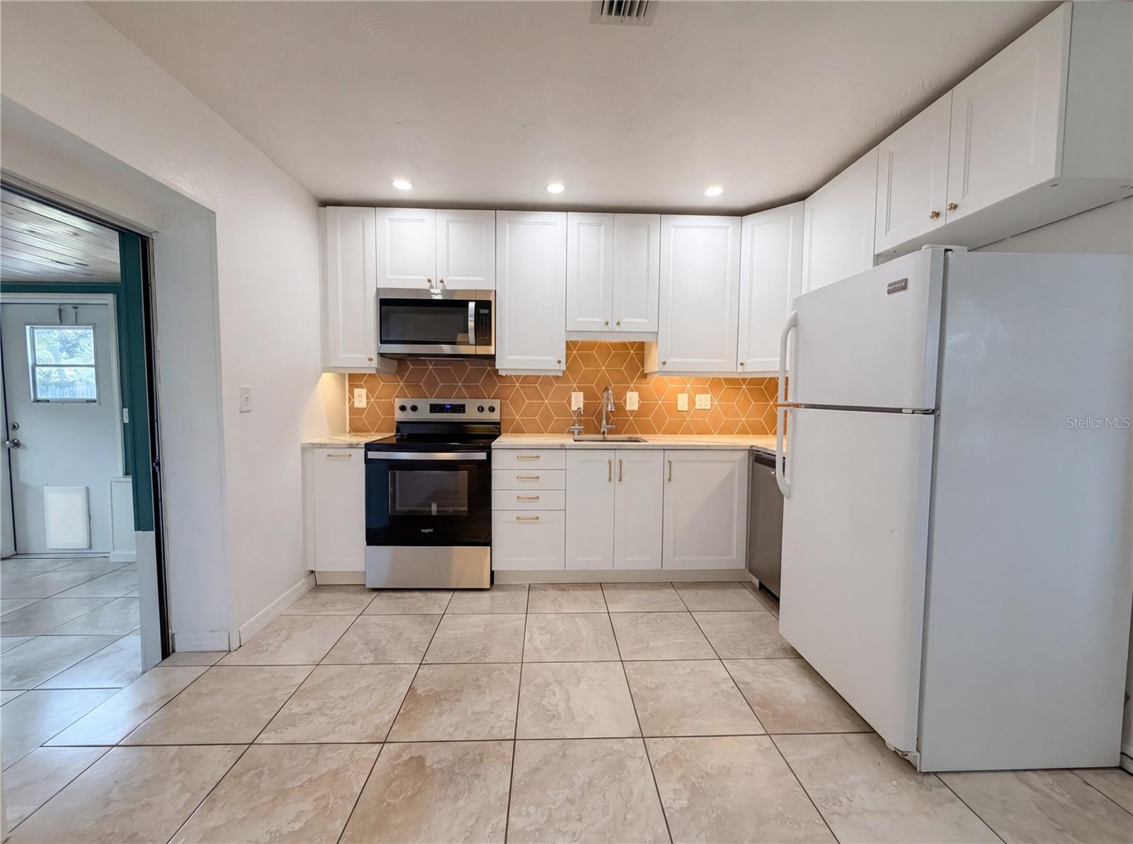 Image 11 of 28 For 829 4th Street